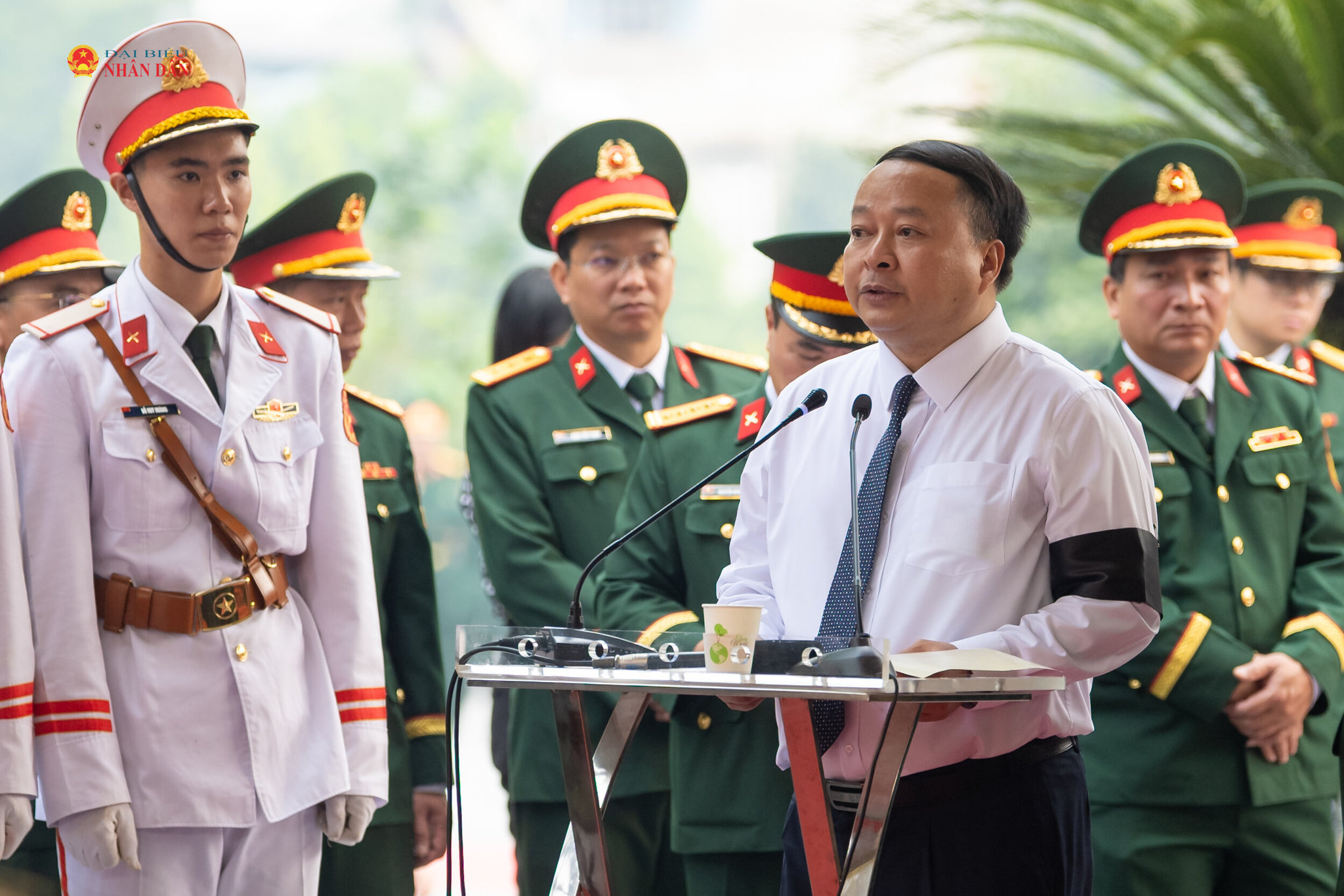 Phó Bí thư Tỉnh ủy, Chủ tịch UBND tỉnh Tuyên Quang Phan Huy Ngọc đọc điếu văn truy điệu