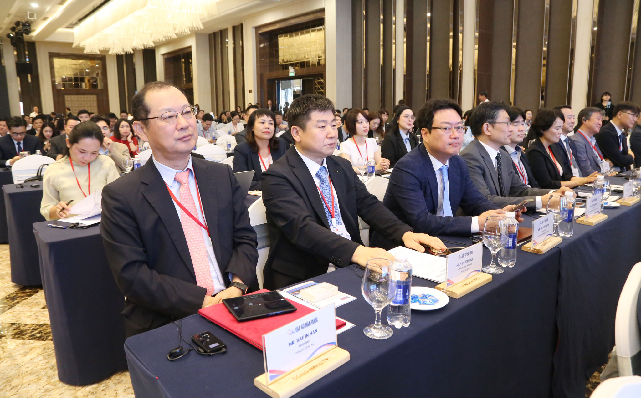 Các chuyên gia, lãnh đạo các doanh nghiệp Hàn Quốc dự hội nghị