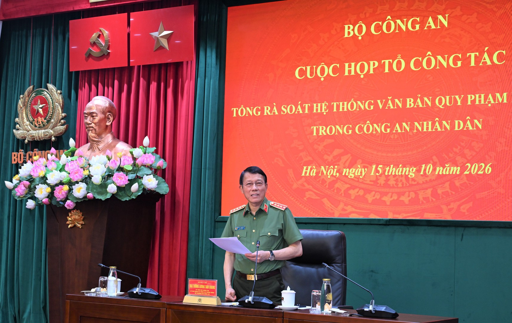 Bộ trưởng Lương Tam Quang phát biểu kết luận tại cuộc họp.