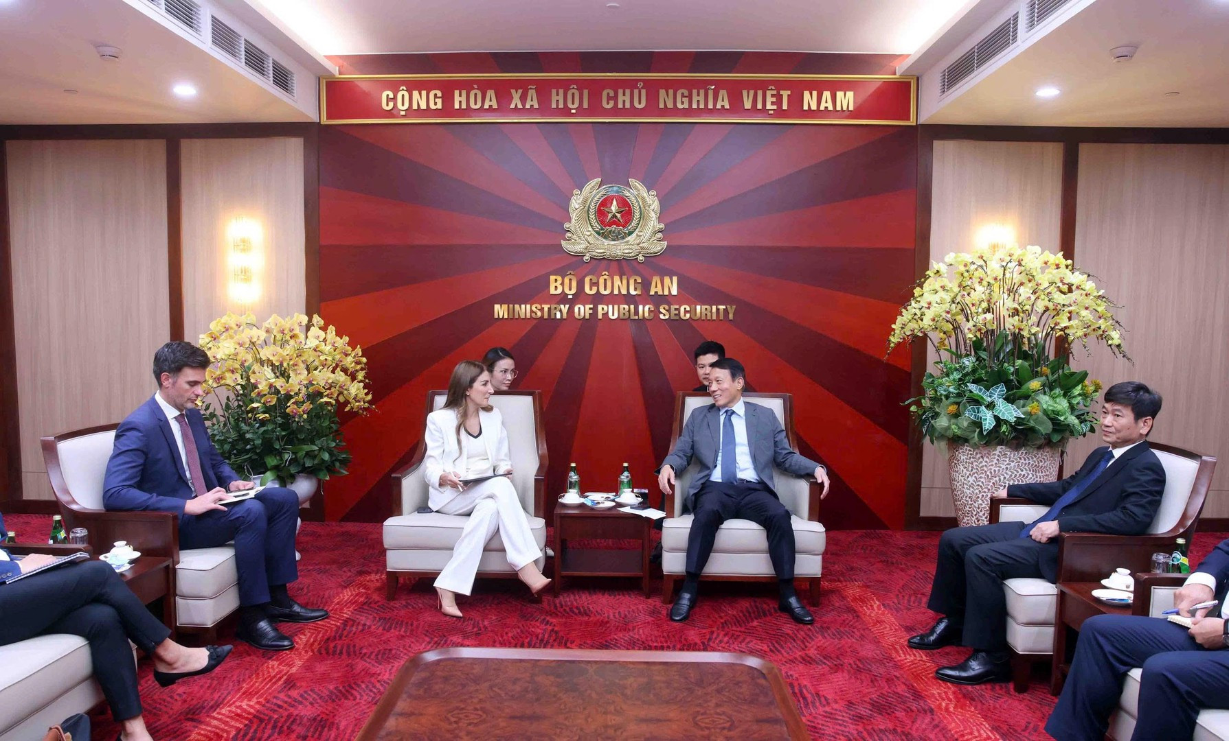 Quang cảnh buổi tiếp