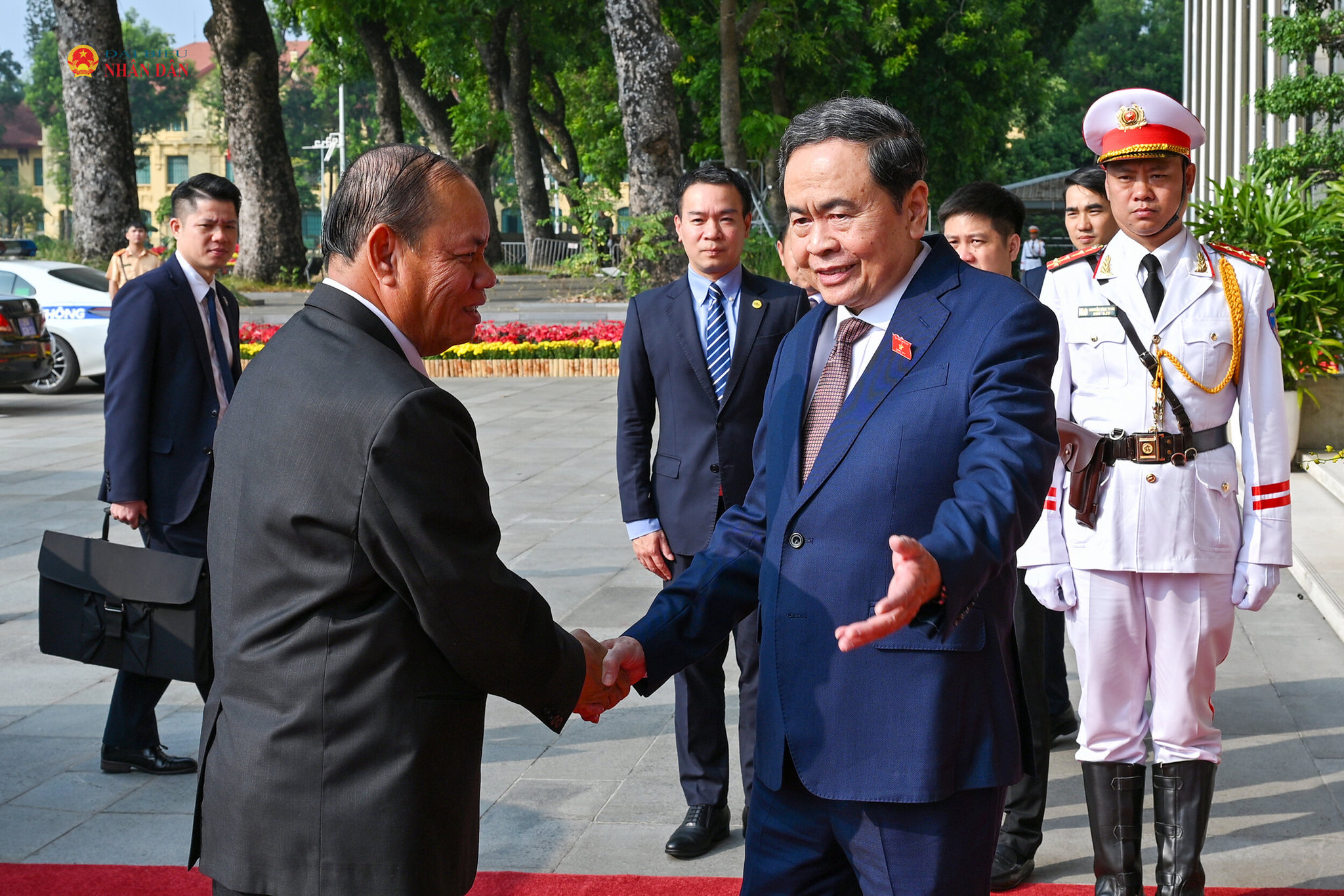Chủ tịch Quốc hội Trần Thanh Mẫn đón Thường trực Ban Bí thư Trung ương Đảng Nhân dân Cách mạng Lào Vilay Lakhamphong.2