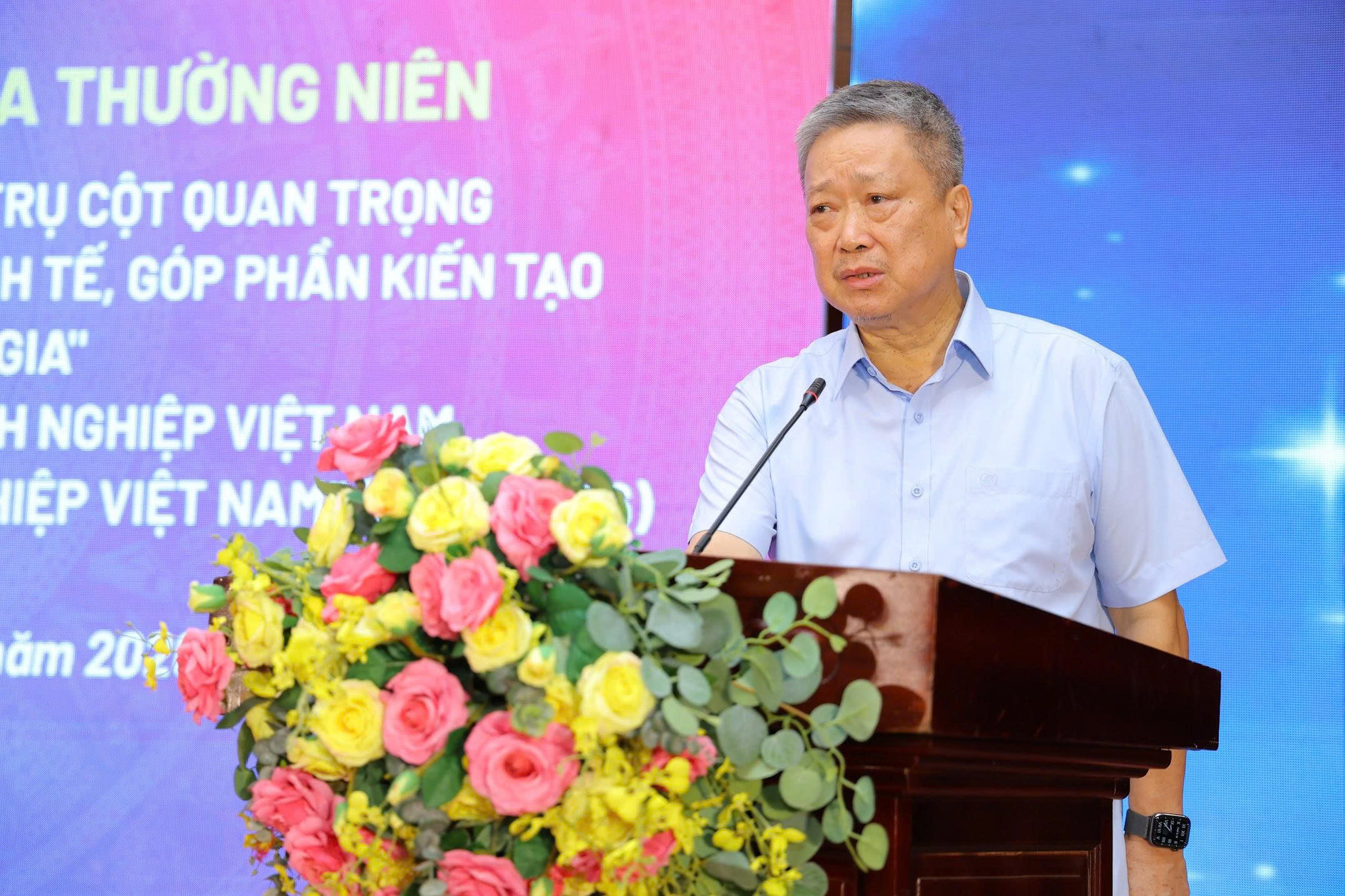 Chủ tịch Hiệp hội Phát triển Văn hóa Doanh nghiệp Việt Nam Hồ Anh Tuấn thông tin tại gặp gỡ báo chí