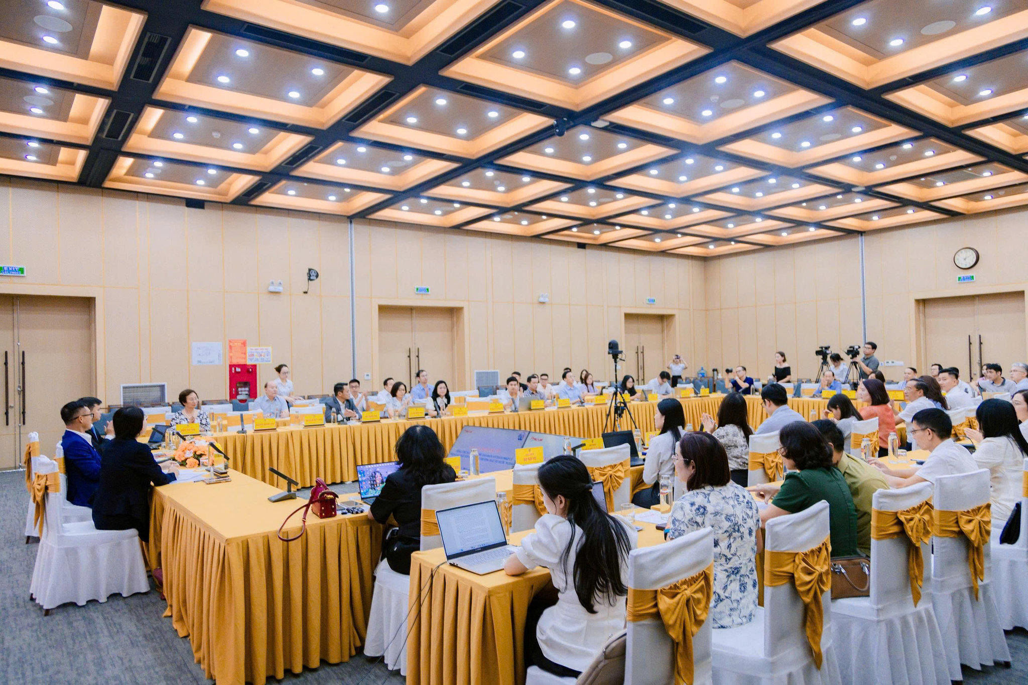 Quang cảnh tọa đàm