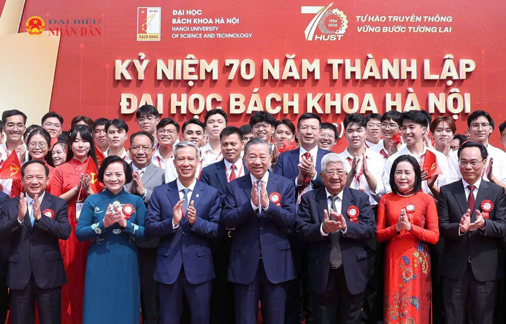 Tổng Bí thư, Chủ tịch nước Tô Lâm và các đại biểu cùng lãnh đạo, giảng viên, sinh viên Đại học Bách khoa Hà Nội