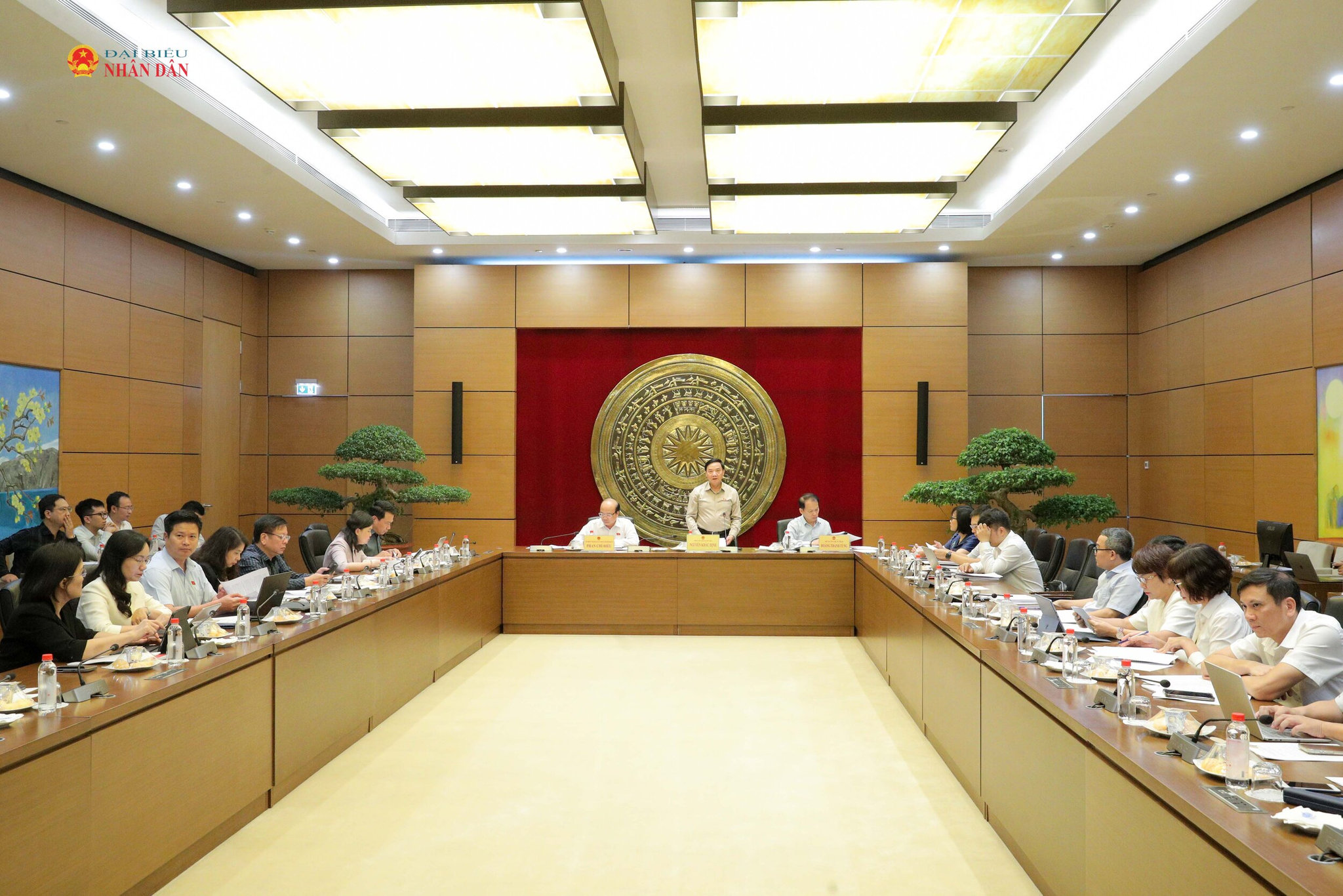 Toàn cảnh