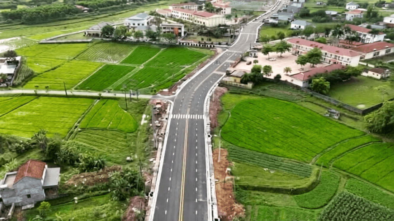 Công trình nâng cấp đường trục chính khu trung tâm xã Quảng Tân hoàn thành, đưa vào sử dụng đáp ứng nguyện vọng của nhân dân