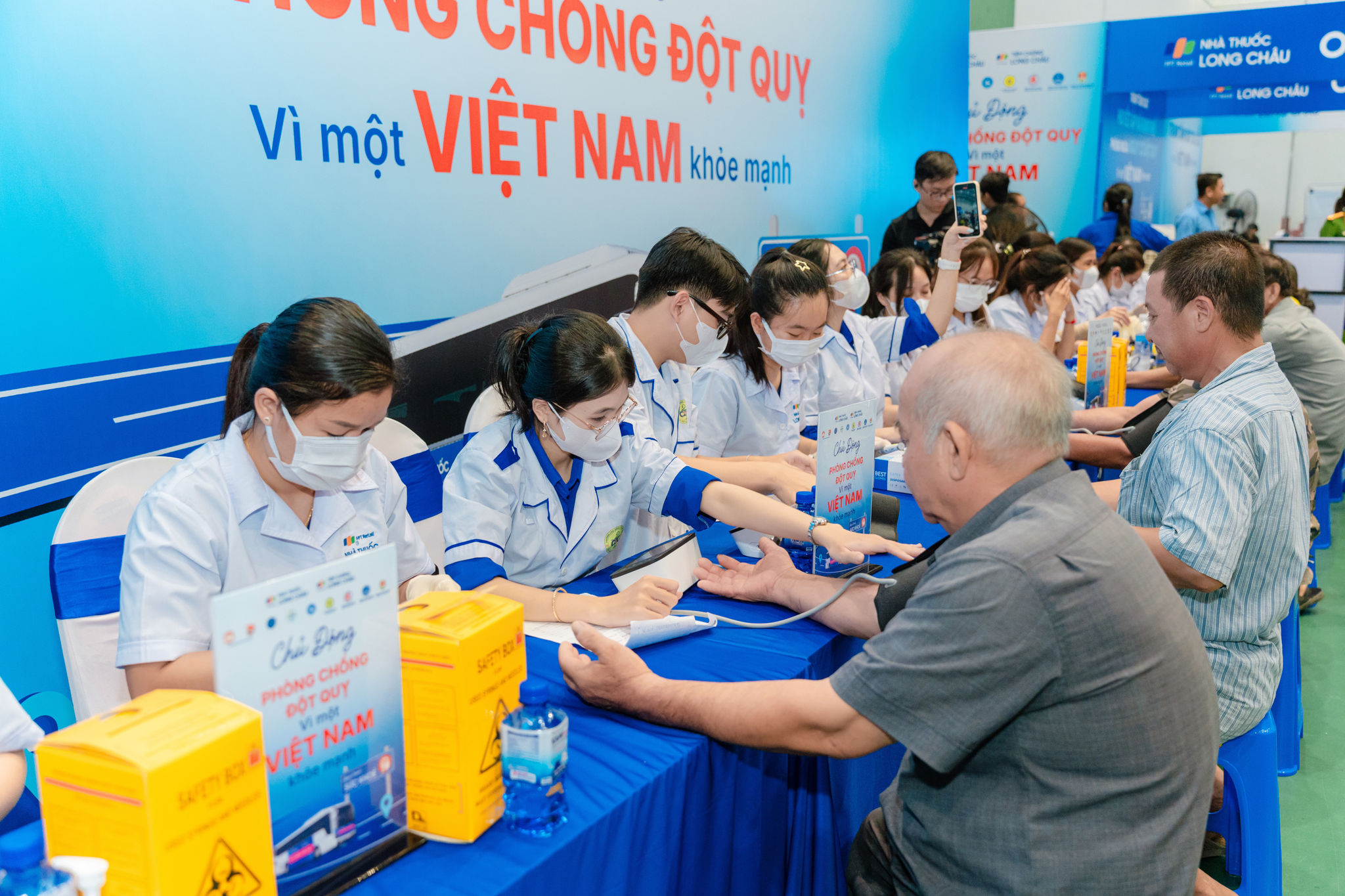 Long Châu hướng đến việc đáp ứng tốt hơn nhu cầu chăm sóc sức khỏe của người dân và đồng hành cùng các gia đình trong hành trình chăm sóc sức khỏe lâu dài