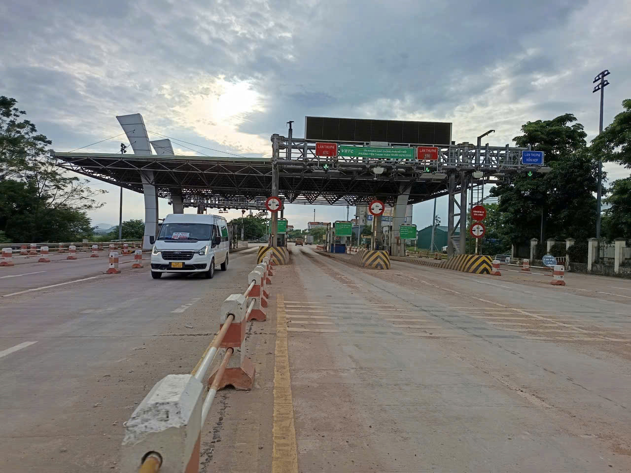 Đẩy mạnh ứng dụng công nghệ thu phí tự động không dừng, góp phần minh bạch nguồn thu, giảm ùn tắc và nâng cao hiệu quả khai thác hạ tầng giao thông.