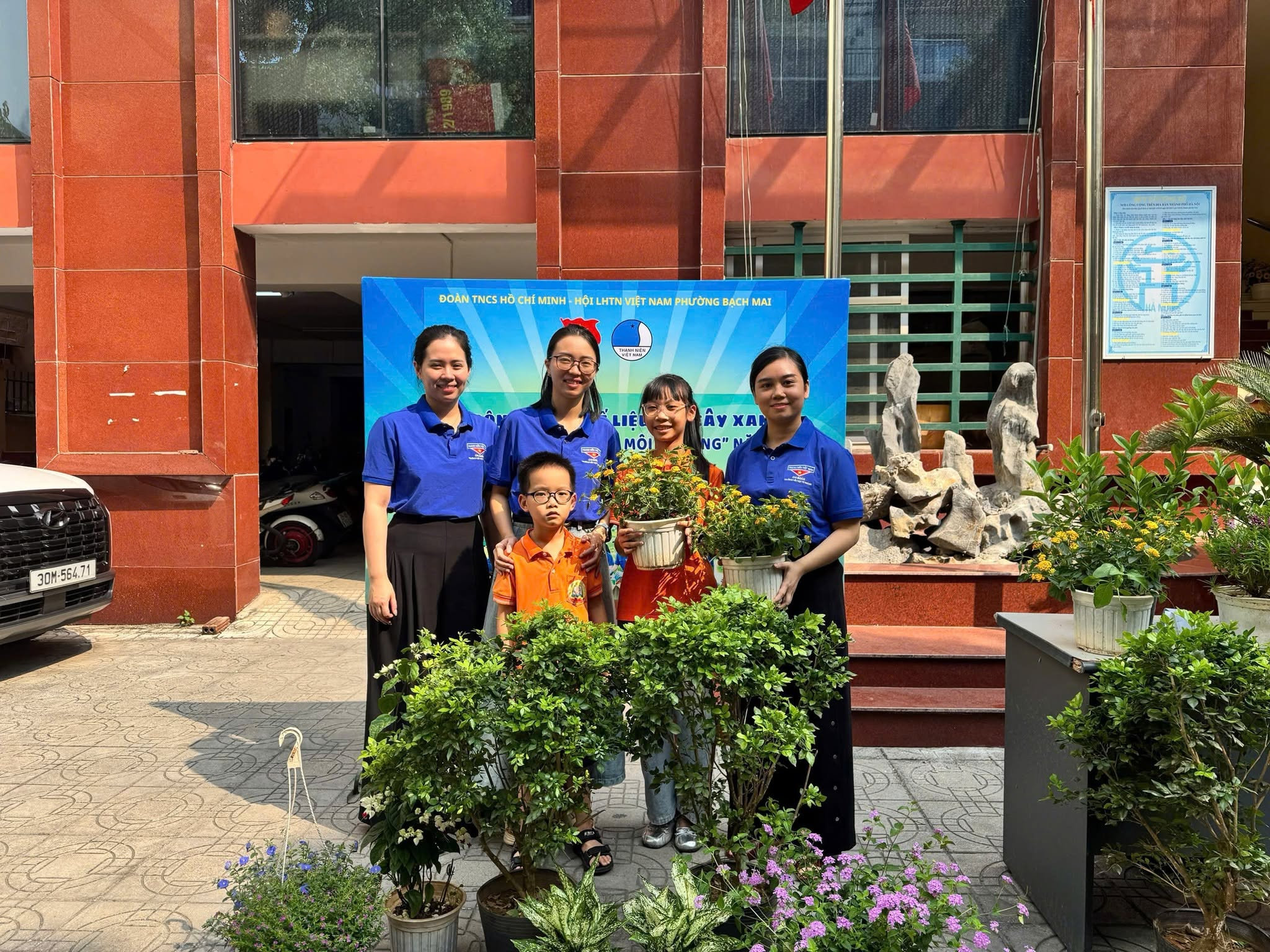 Sự kiện đặc biệt thu hút nhiều em nhỏ tham gia, qua đó góp phần giáo dục và hình thành lối sống xanh, có trách nhiệm với môi trường ngay từ lứa tuổi thiếu nhi.