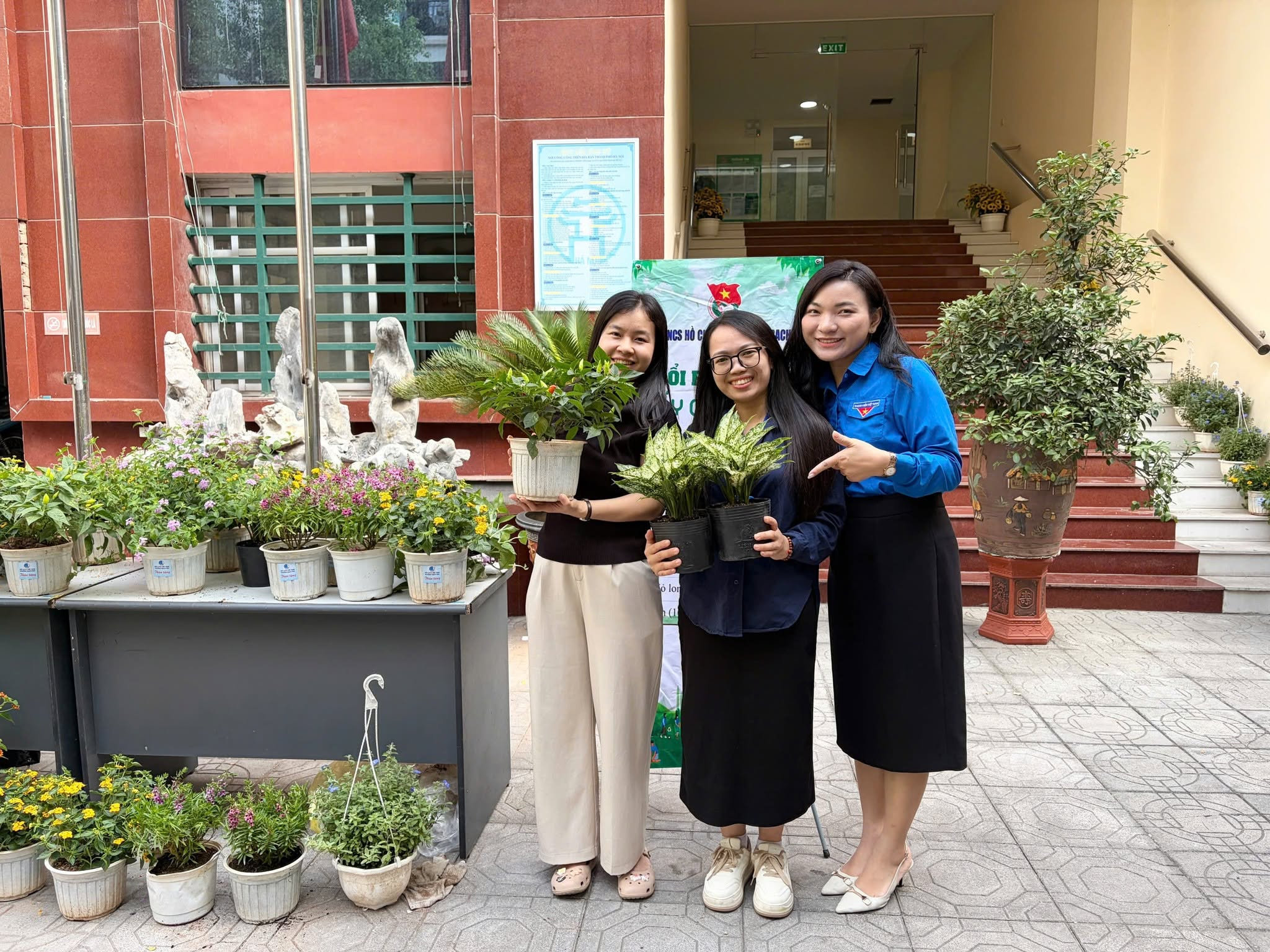 Lan tỏa lối sống xanh từ mô hình “Đổi phế liệu lấy cây xanh”
