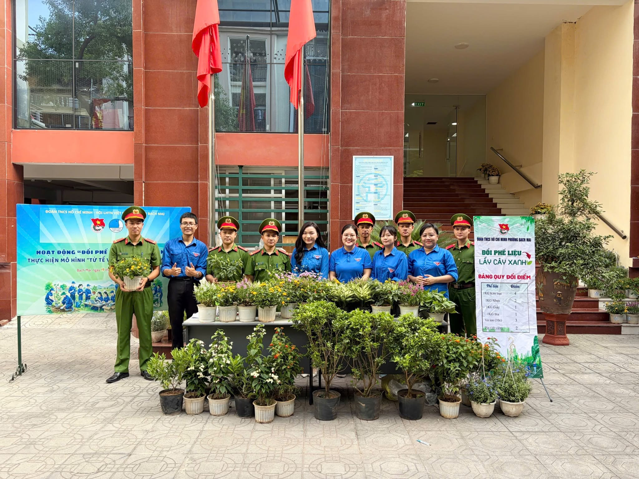 Lan tỏa lối sống xanh từ mô hình “Đổi phế liệu lấy cây xanh”