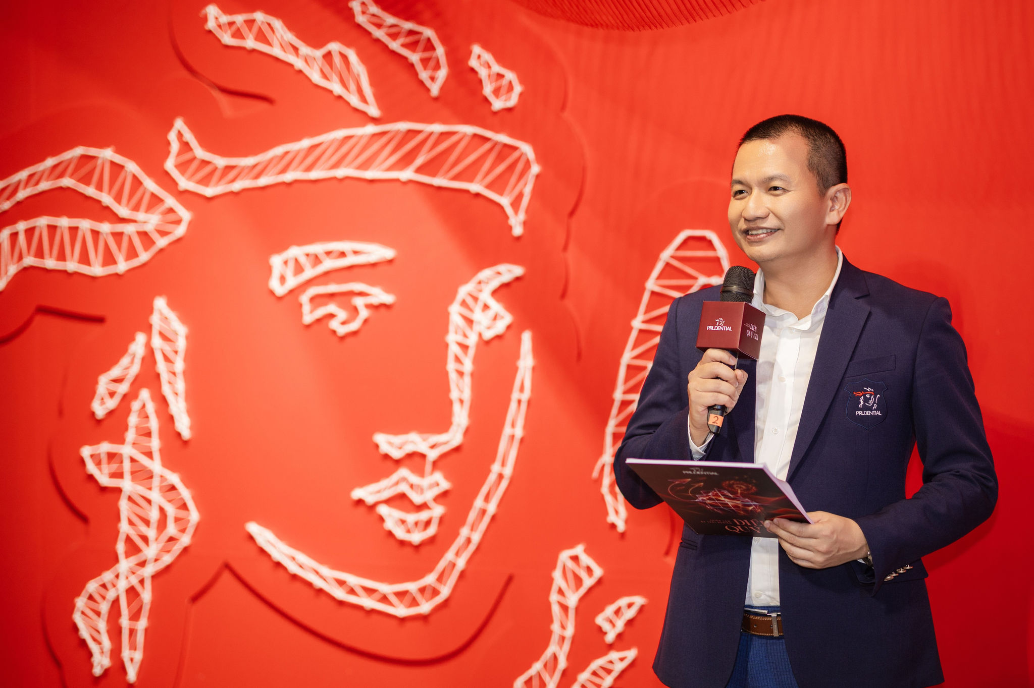 Ông Phùng Bá Khang, Phó Tổng Giám đốc Khối Khách hàng, Tiếp thị và Sản phẩm Prudential Việt Nam
