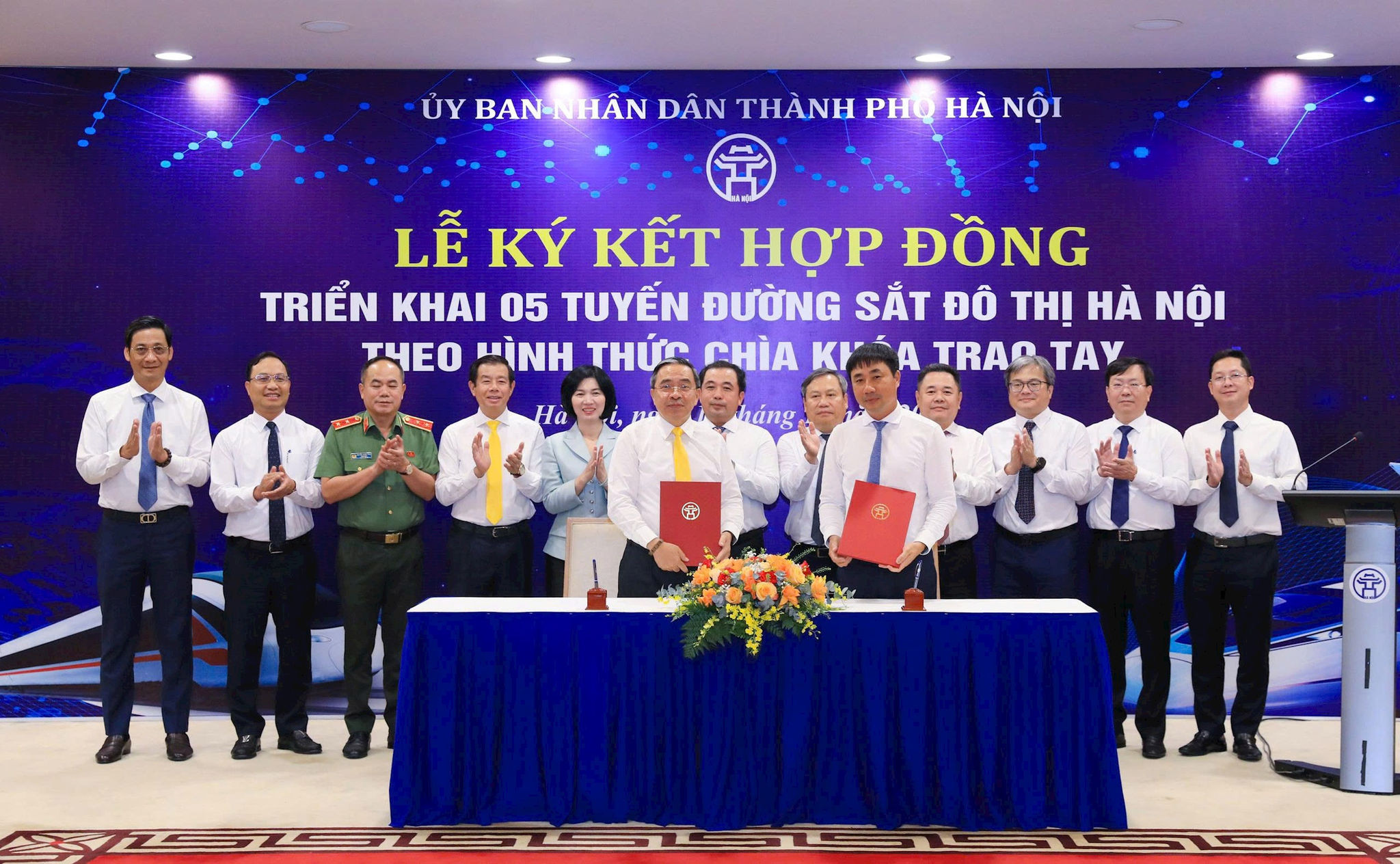 Lễ ký kết hợp đồng chìa khoá trao tay giữa Ban Quản lý đường sắt đô thị Hà Nội và Liên danh Vinhomes – SGC