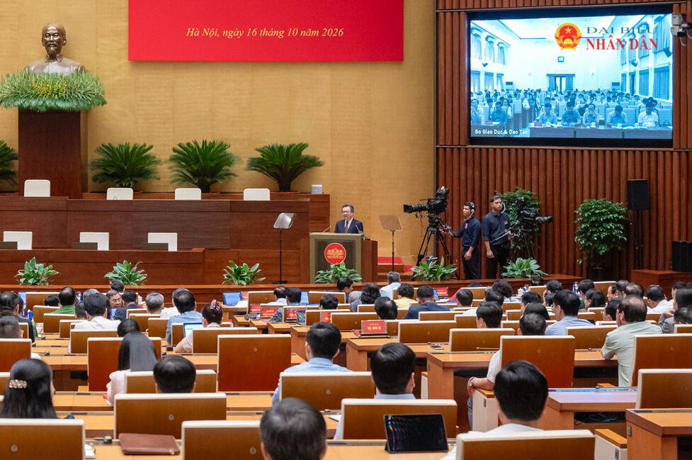 Trưởng Ban Chính sách, chiến lược Trung ương Nguyễn Thanh Nghị trình bày Chuyên đề “Về Quy định số 224-QĐ/TW, ngày 14/10/2026 của Ban Chấp hành Trung ương Đảng khóa XIV về đảng viên tham gia hoạt động đầu tư, kinh doanh”