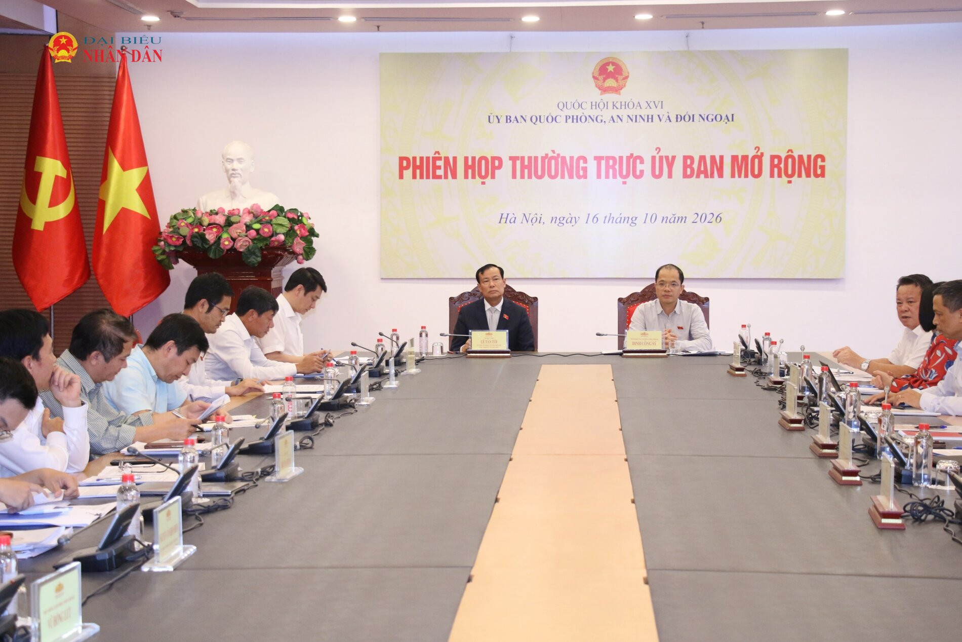 Toàn cảnh phiên họp