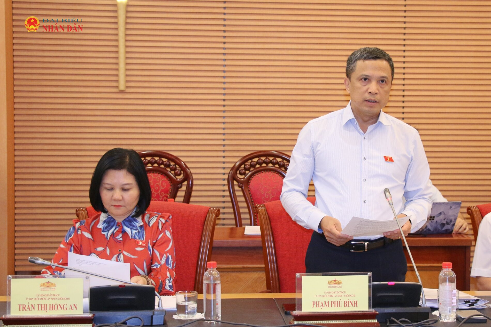 ĐBQH hoạt động chuyên trách tại Ủy ban Quốc phòng, An ninh và Đối ngoại Phạm Phú Bình phát biểu tại phiên họp