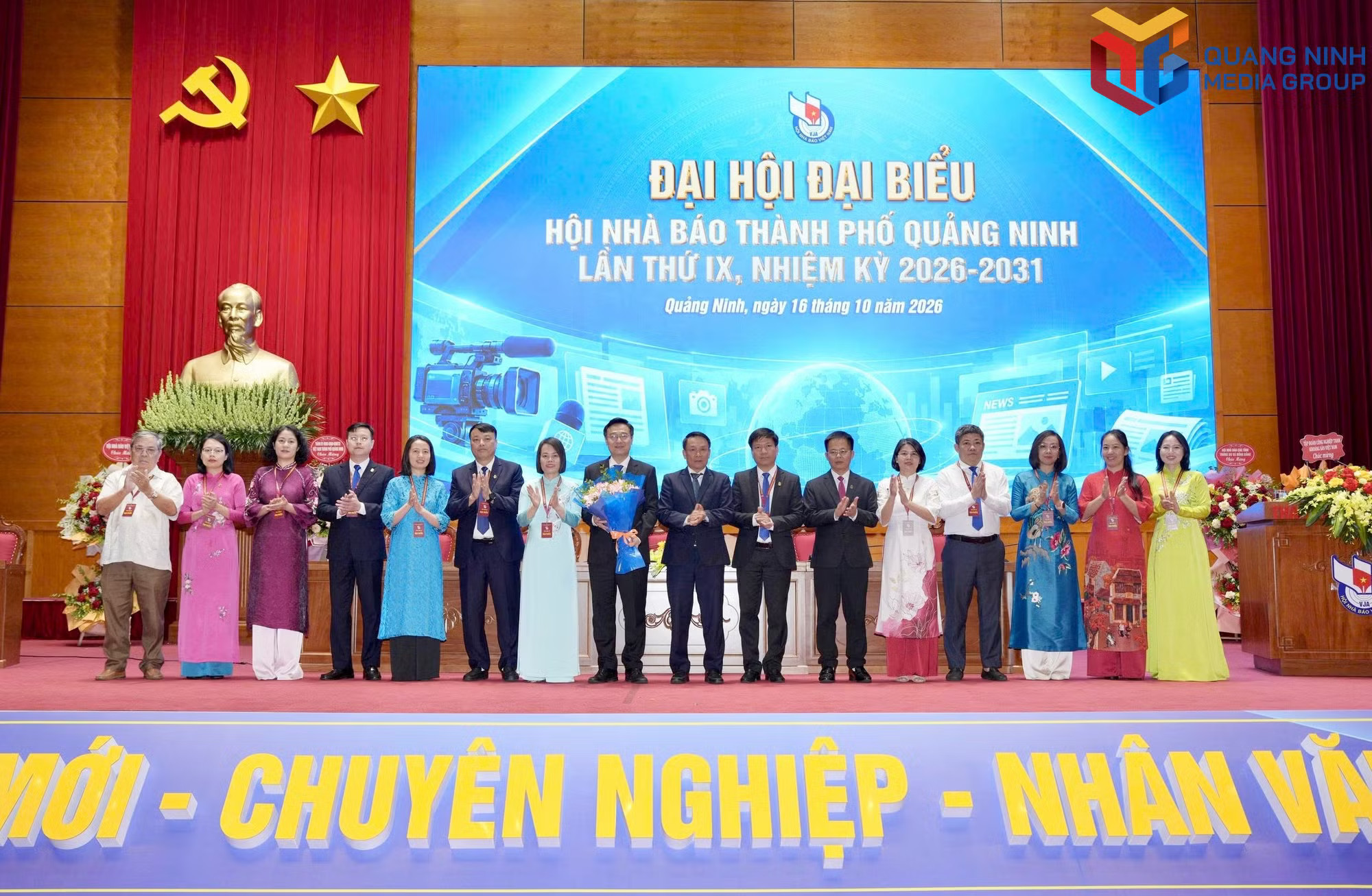 Ban Chấp hành Hội Nhà báo thành phố Quảng Ninh khoá IX gồm 15 thành viên ra mắt Đại hội