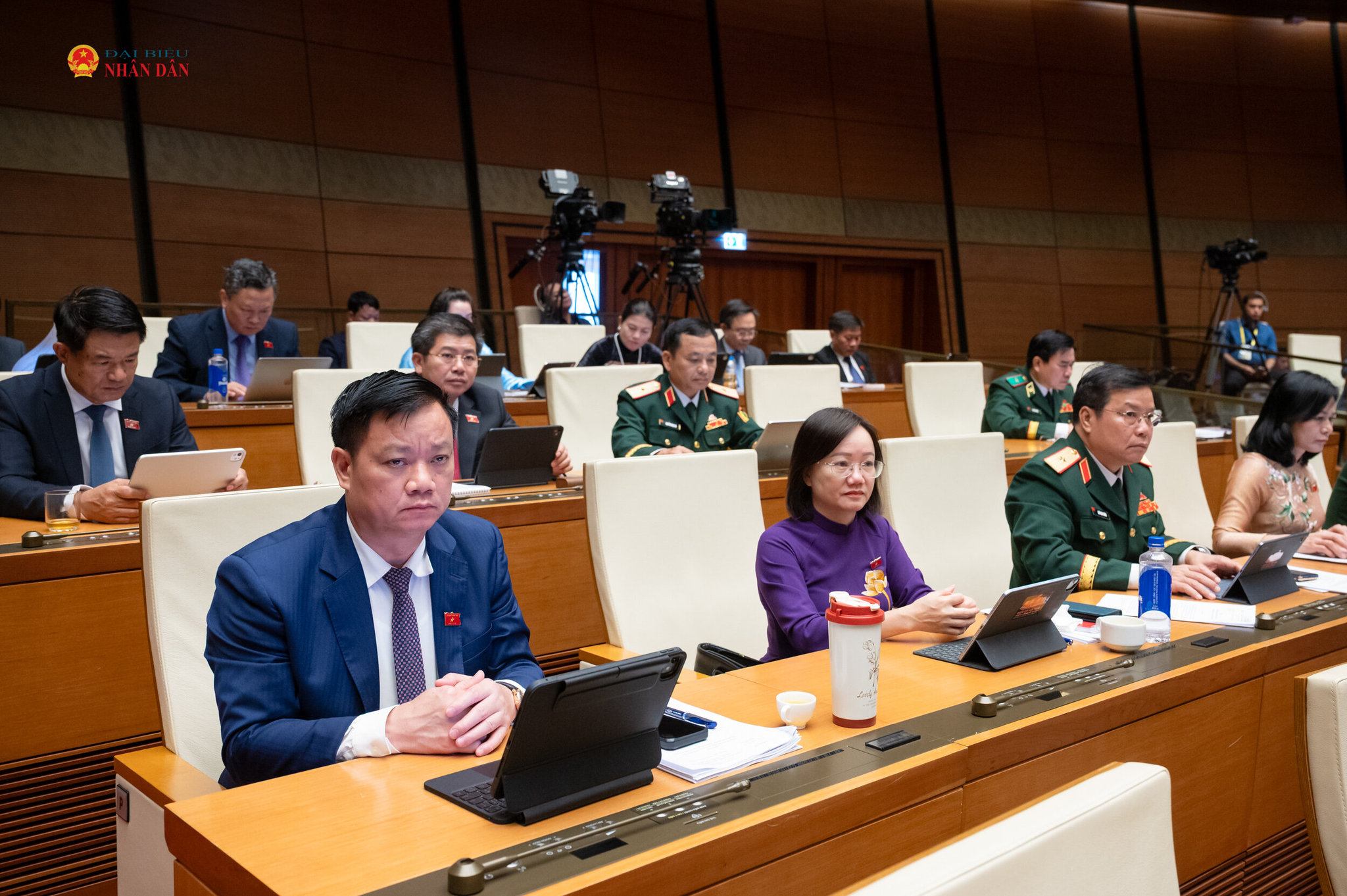 Các đại biểu tham dự phiên khai mạc