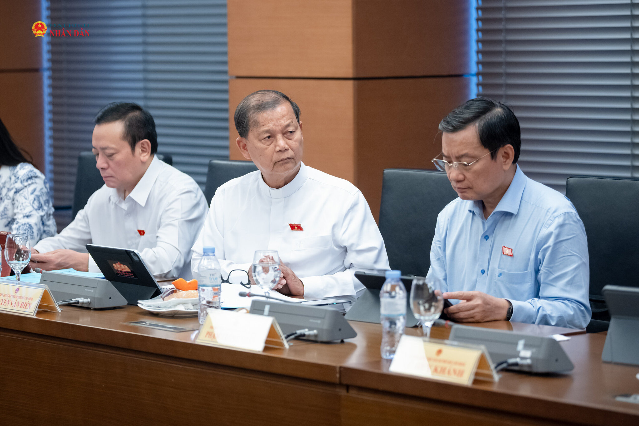 ĐBQH TP. Hồ Chí Minh tham dự phiên thảo luận. Ảnh: Phạm Thắng