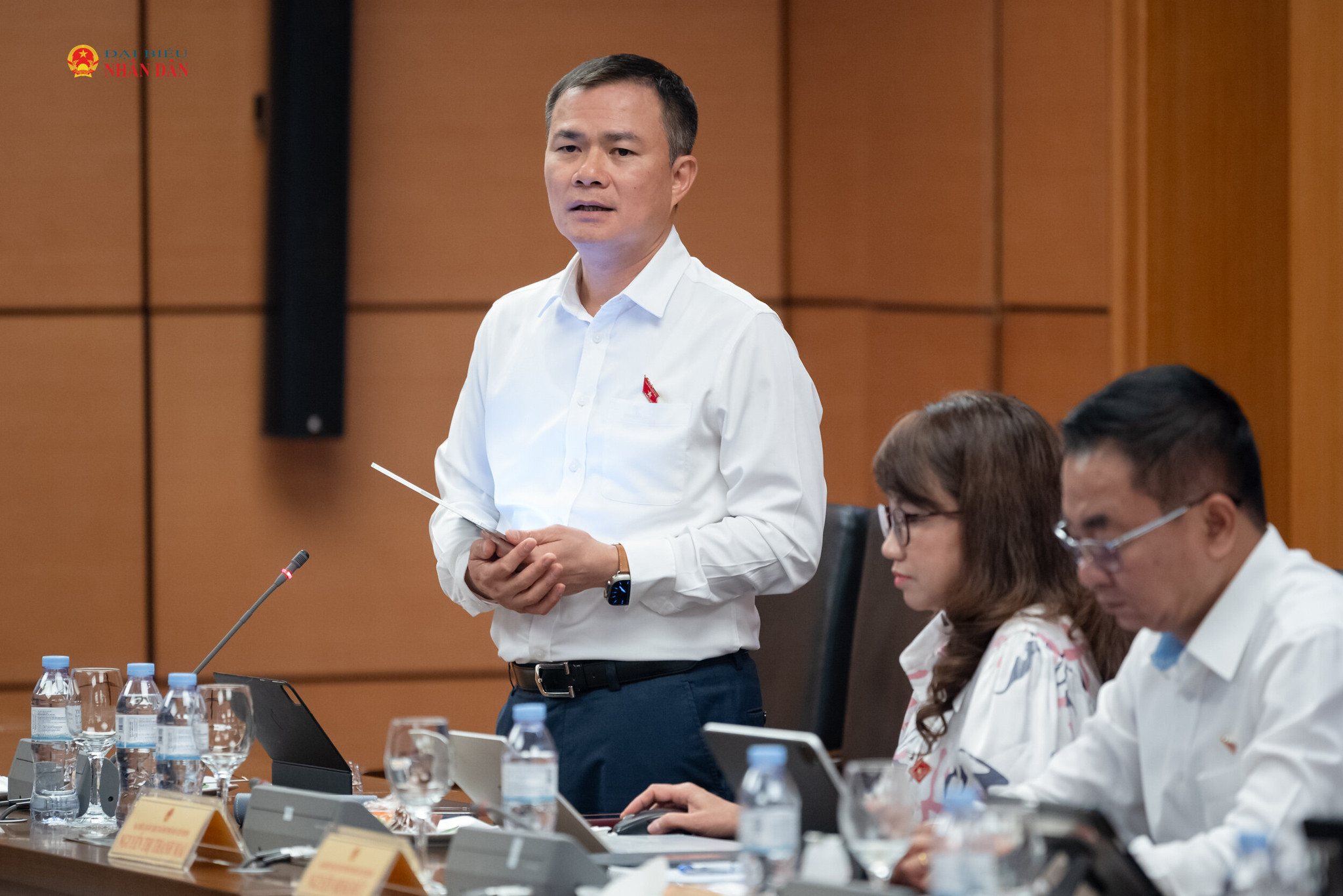 ĐBQH Tào Đức Thắng phát biểu thảo luận tại tổ. Ảnh: Phạm Thắng