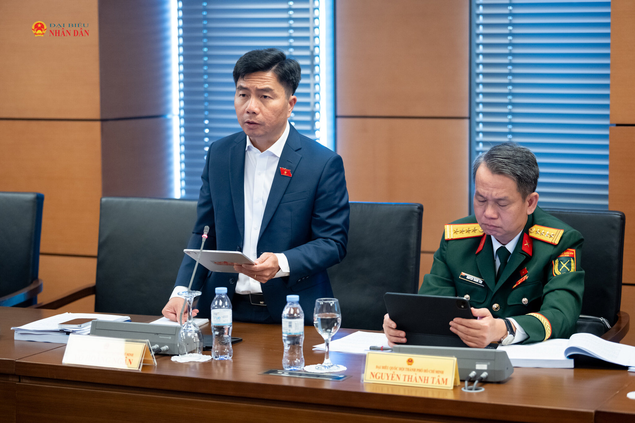 ĐBQH Võ Hoàng Ngân phát biểu thảo luận. Ảnh: Phạm Thắng