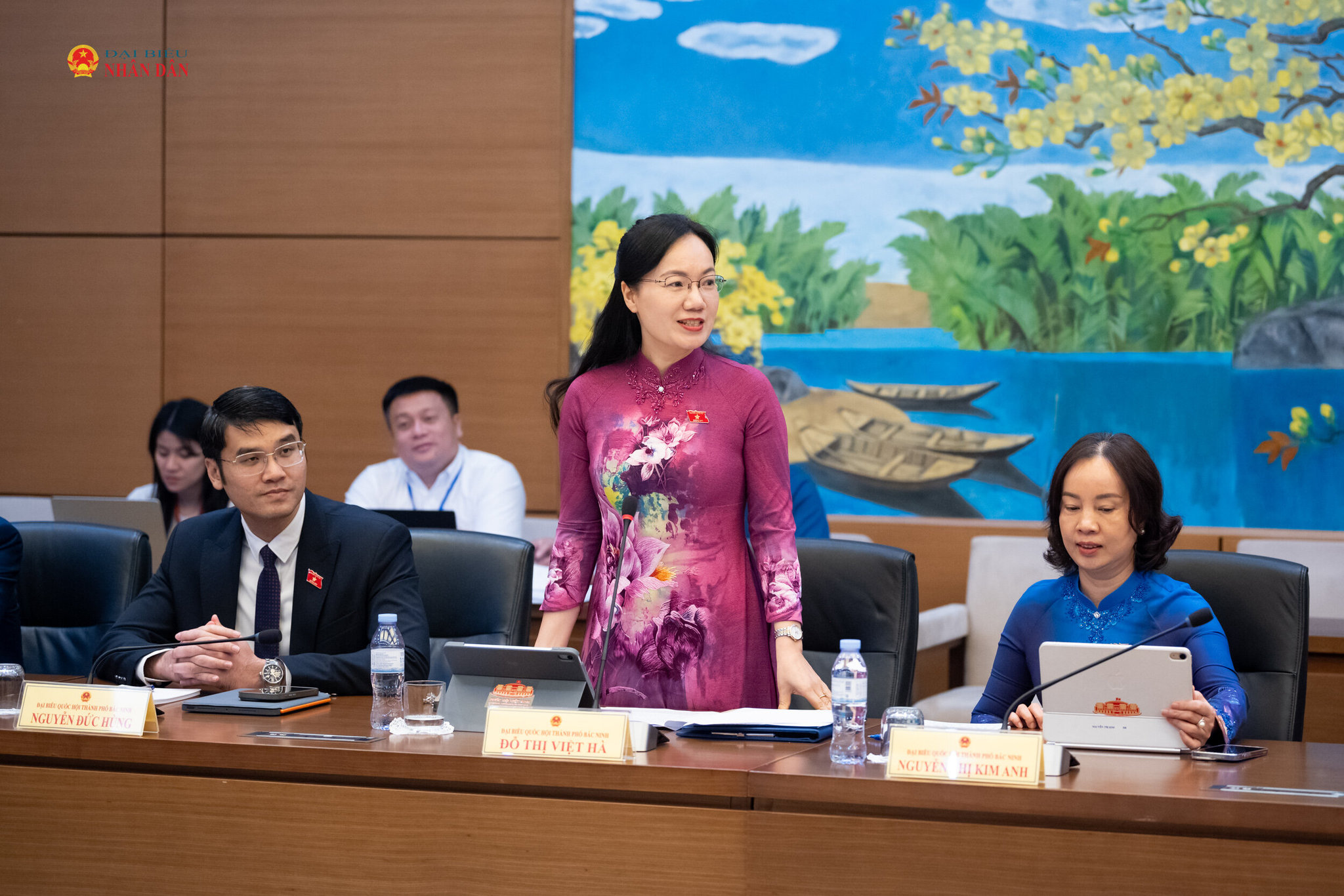ĐBQH Đỗ Thị Việt Hà (TP. Bắc Ninh) phát biểu thảo luận. Ảnh: Phạm Thắng
