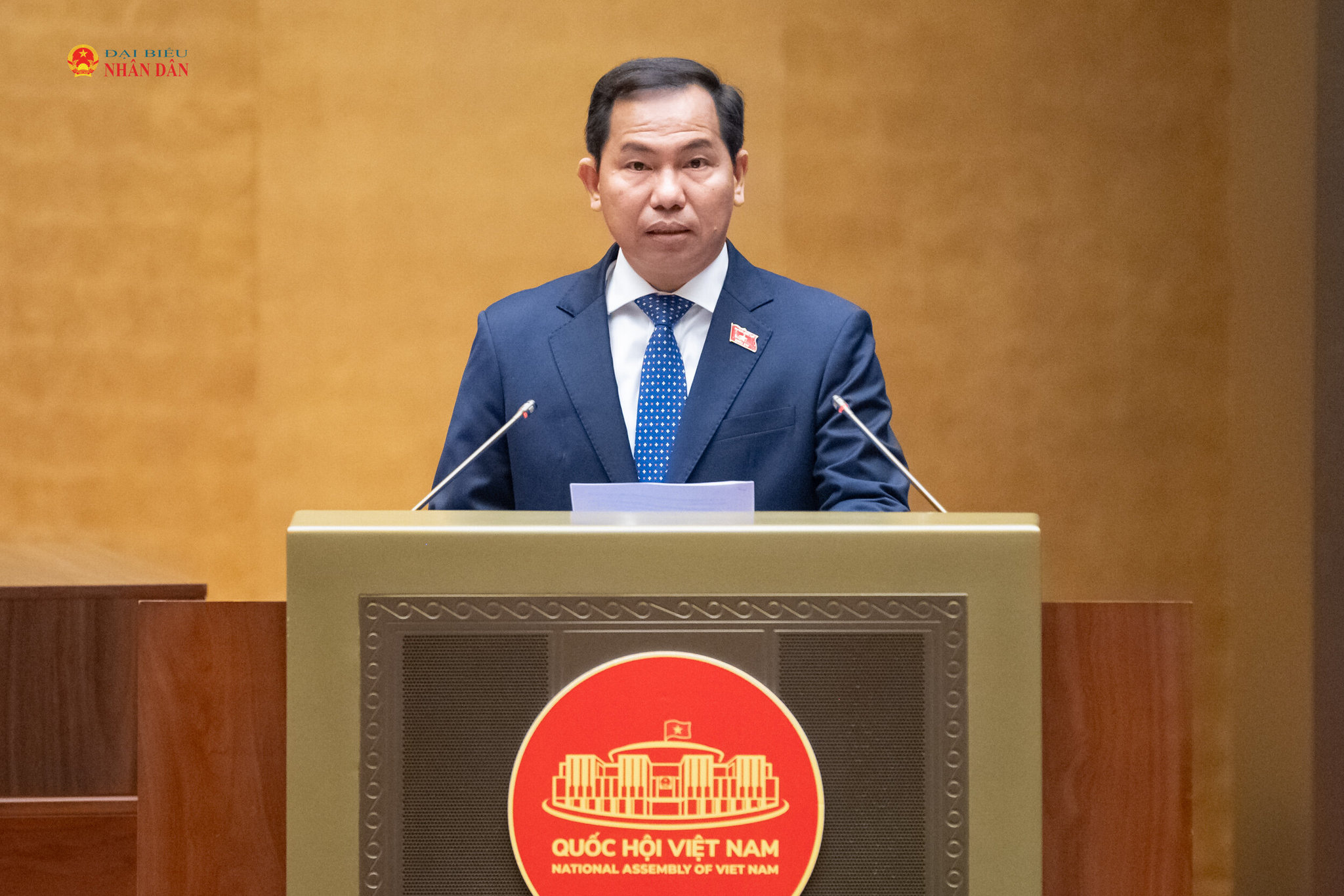 Tổng Thư ký Quốc hội, Chủ nhiệm Văn phòng Quốc hội Lê Quang Mạnh giới thiệu đại biểu tham dự Phiên khai mạc