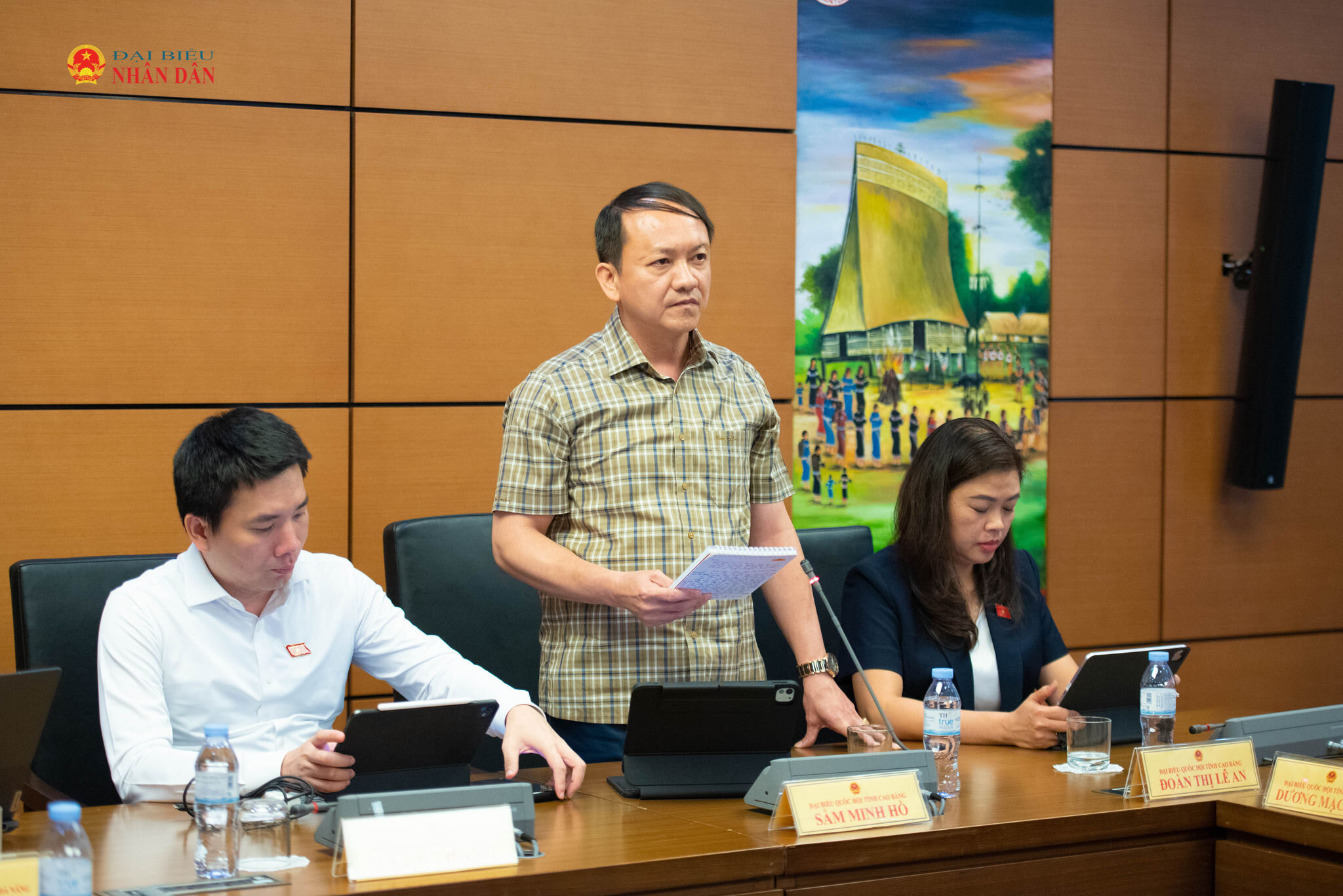 ĐBQH Sầm Minh Hồ (Cao Bằng) phát biểu