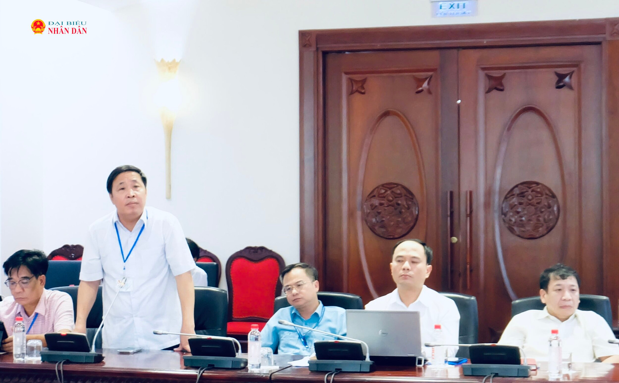 Đại diện Văn phòng Đoàn phát biểu ý kiến tại cuộc họp,