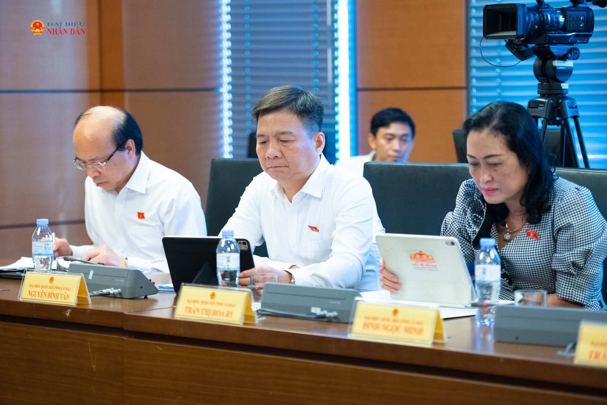 Đoàn ĐBQH Cà Mau. Ảnh Xuân Quý
