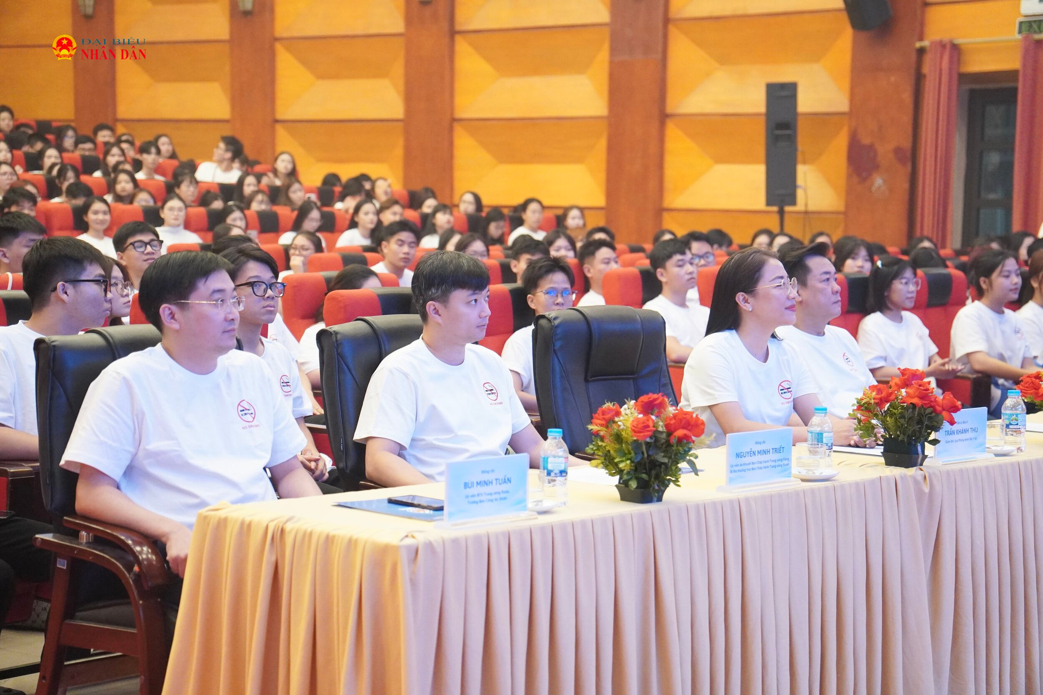 Các đại biểu tham dự chương trình.