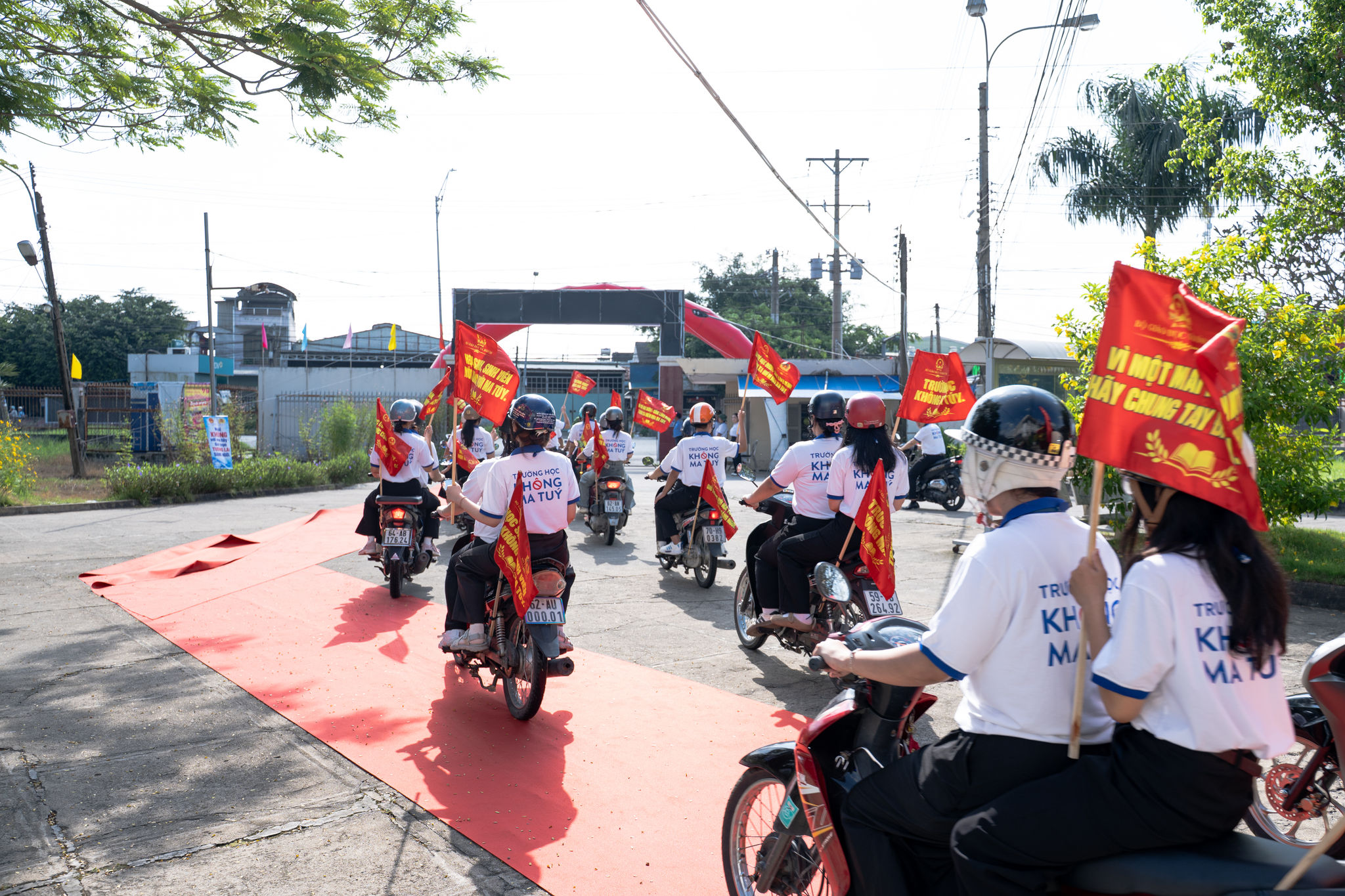 Học sinh, sinh viên diễu hành phát động nghiêm chỉnh chấp hành pháp luật về phòng, chống ma tuý năm 2026.