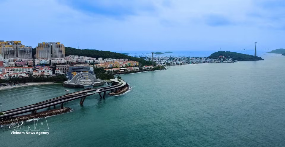 The expansive sea and small islands create the distinctive character of Phu Quoc’s island landscape. (Photo: VNA)