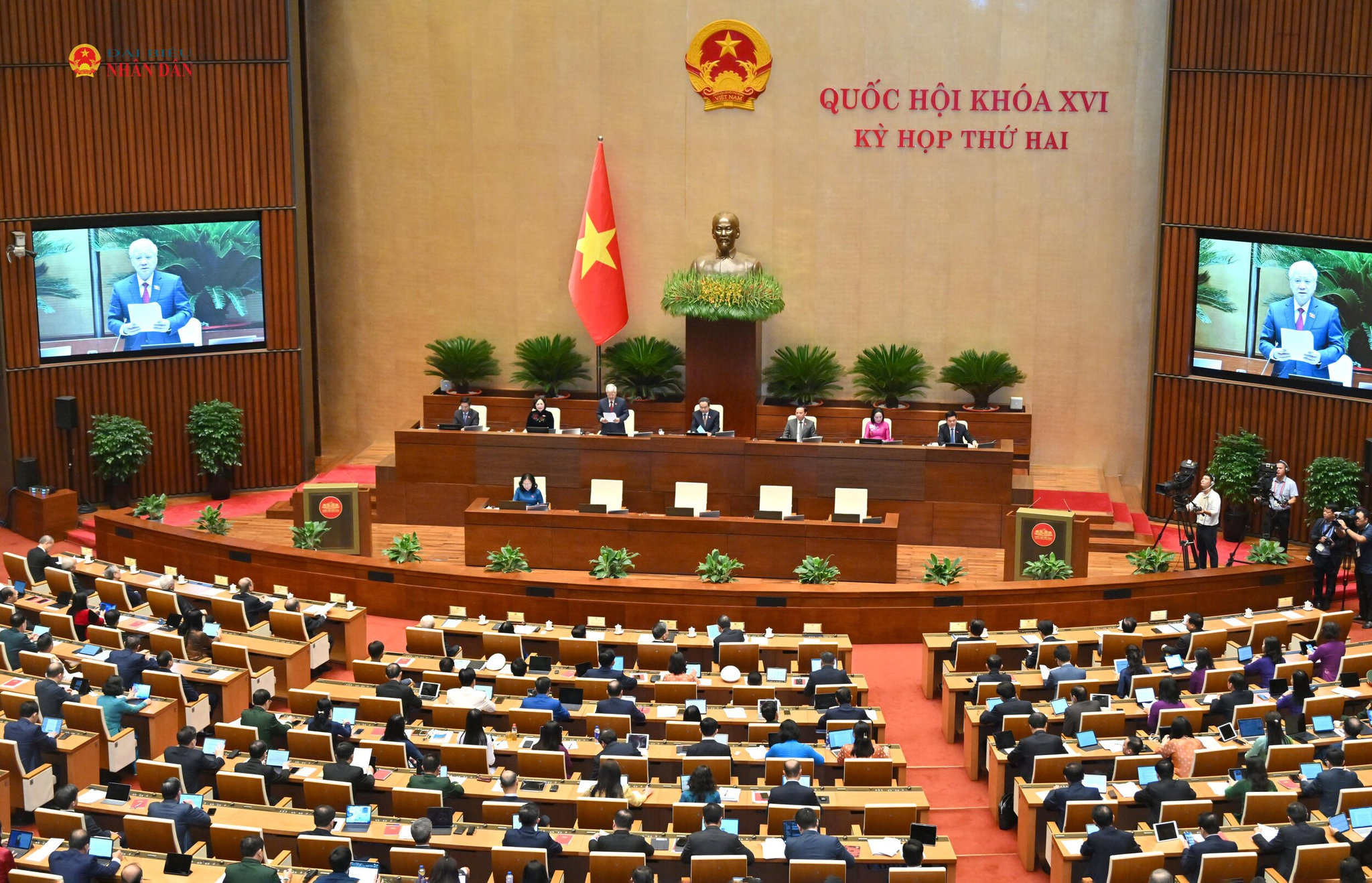 Phó Chủ tịch Thường trực Quốc hội Đỗ Văn Chiến