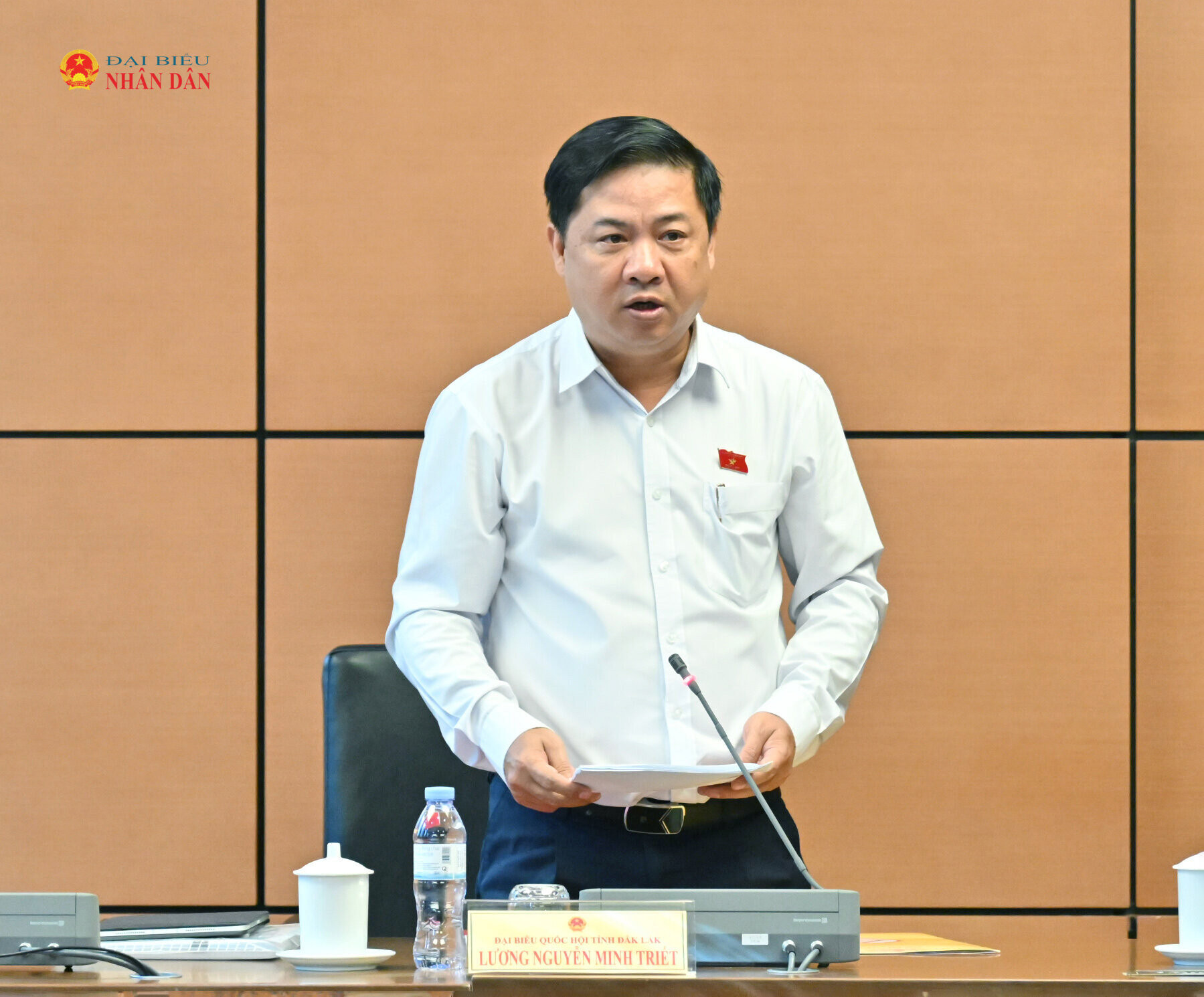 Trưởng đoàn ĐBQH tỉnh Đắk Lắk Lương Nguyễn Minh Triết phát biểu