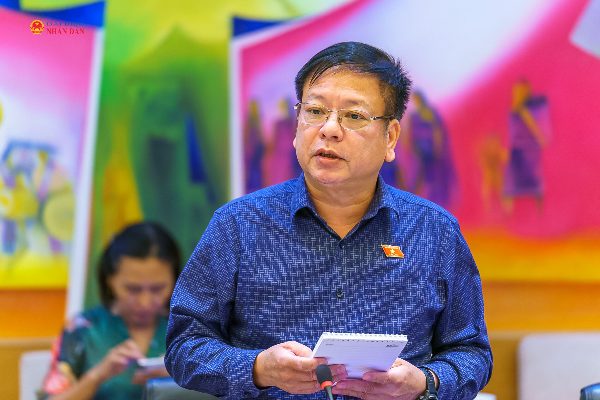 ĐBQH Nguyễn Trường Giang (tỉnh Lâm Đồng) phát biểu thảo luận tại tổ. Ảnh: Phạm Thắng
