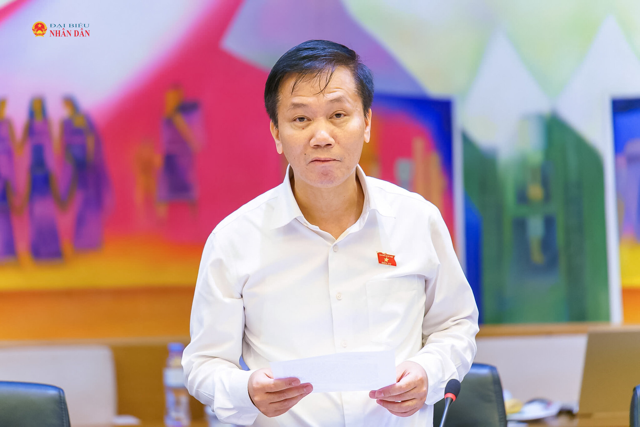 ĐBQH Lâm Văn Đoan (tỉnh Lâm Đồng) phát biểu thảo luận tại tổ. Ảnh: Phạm Thắng