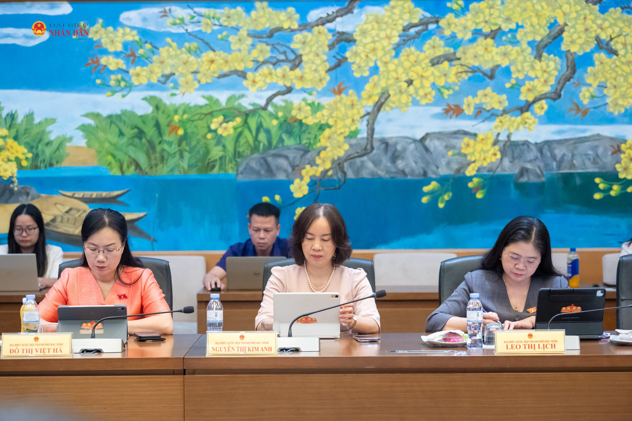 Các đại biểu tại thảo luận tổ. Ảnh: Phạm Thắng