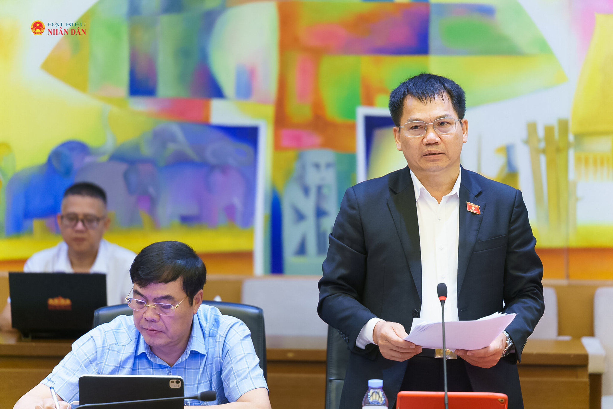 ĐBQH Dương Khắc Mai (tỉnh Lâm Đồng) phát biểu thảo luận tại tổ. Ảnh: Phạm Thắng