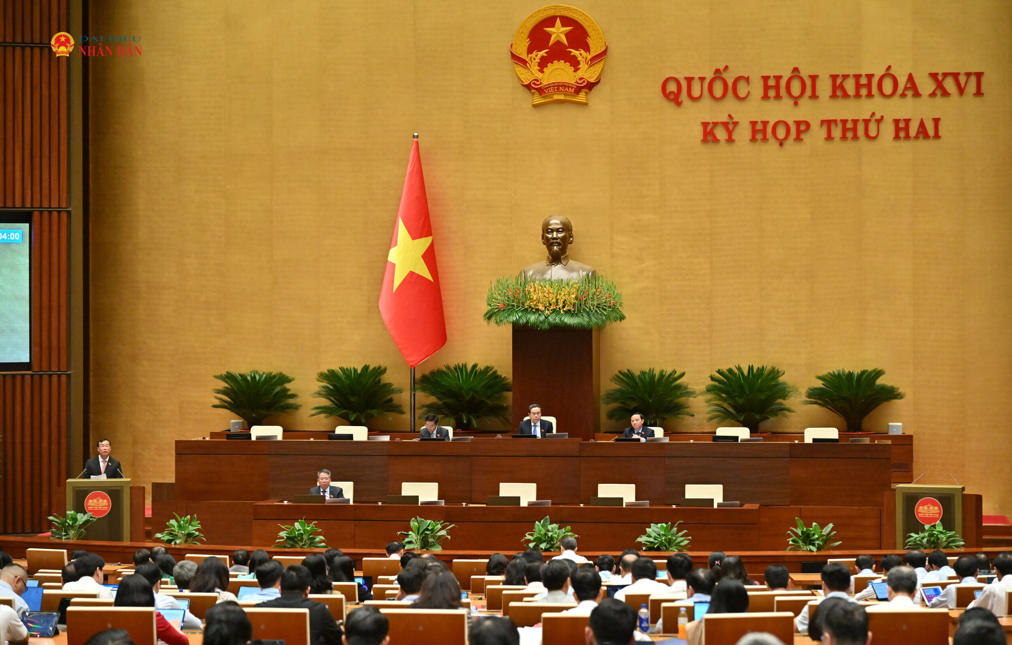 Chủ nhiệm Ủy ban Quốc phòng, An ninh và Đối ngoại Lê Tấn Tới trình bày Báo cáo thẩm tra về dự án Luật Thỏa thuận quốc tế (sửa đổi)VQK_6134