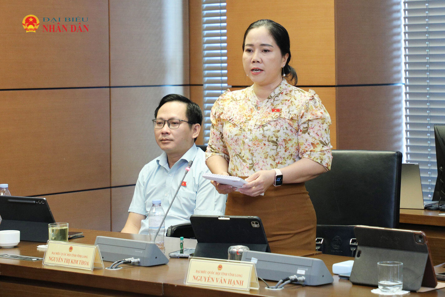 ĐBQH Nguyễn Thị Kim Thoa (Vĩnh Long) phát biểu tại tổ