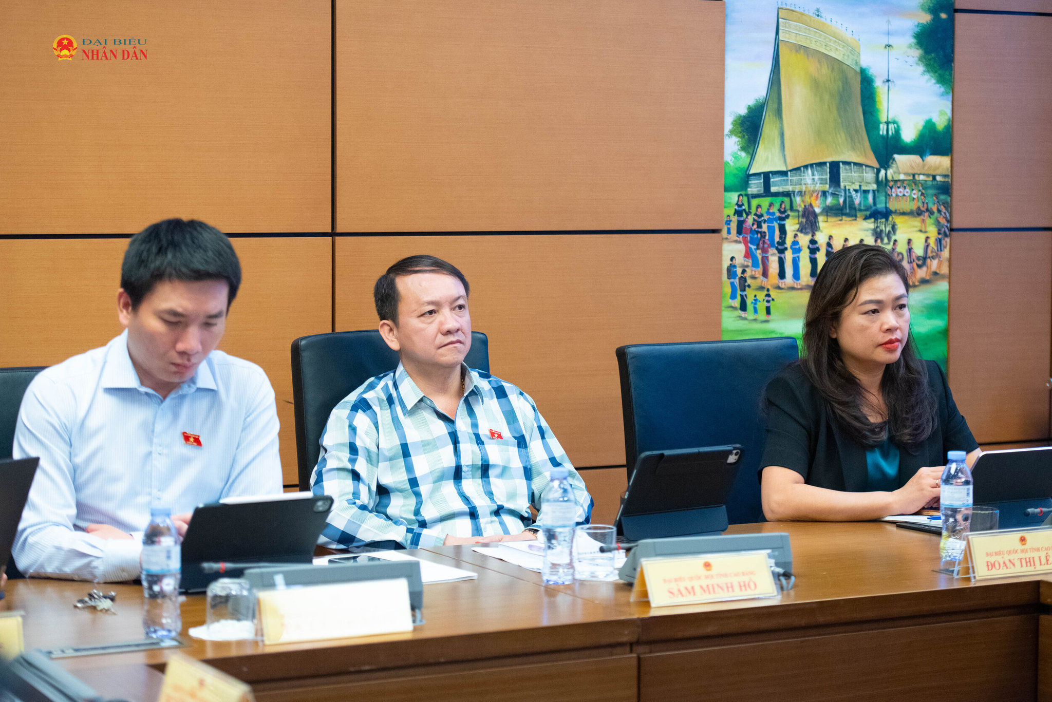 Đoàn ĐBQH tỉnh Cao Bằng. Ảnh Xuân Quý (3)