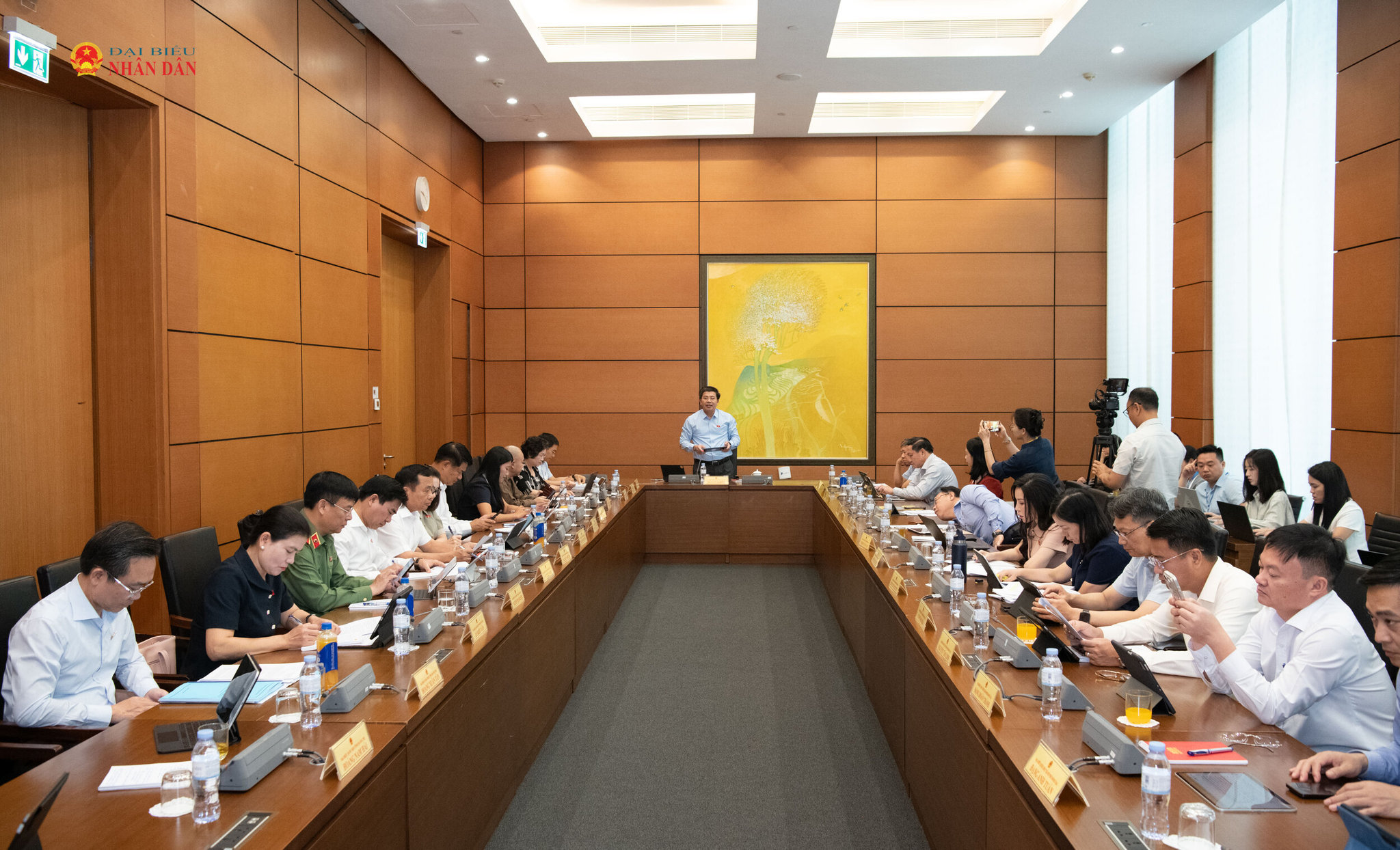Quang cảnh thảo luận tại Tổ 4