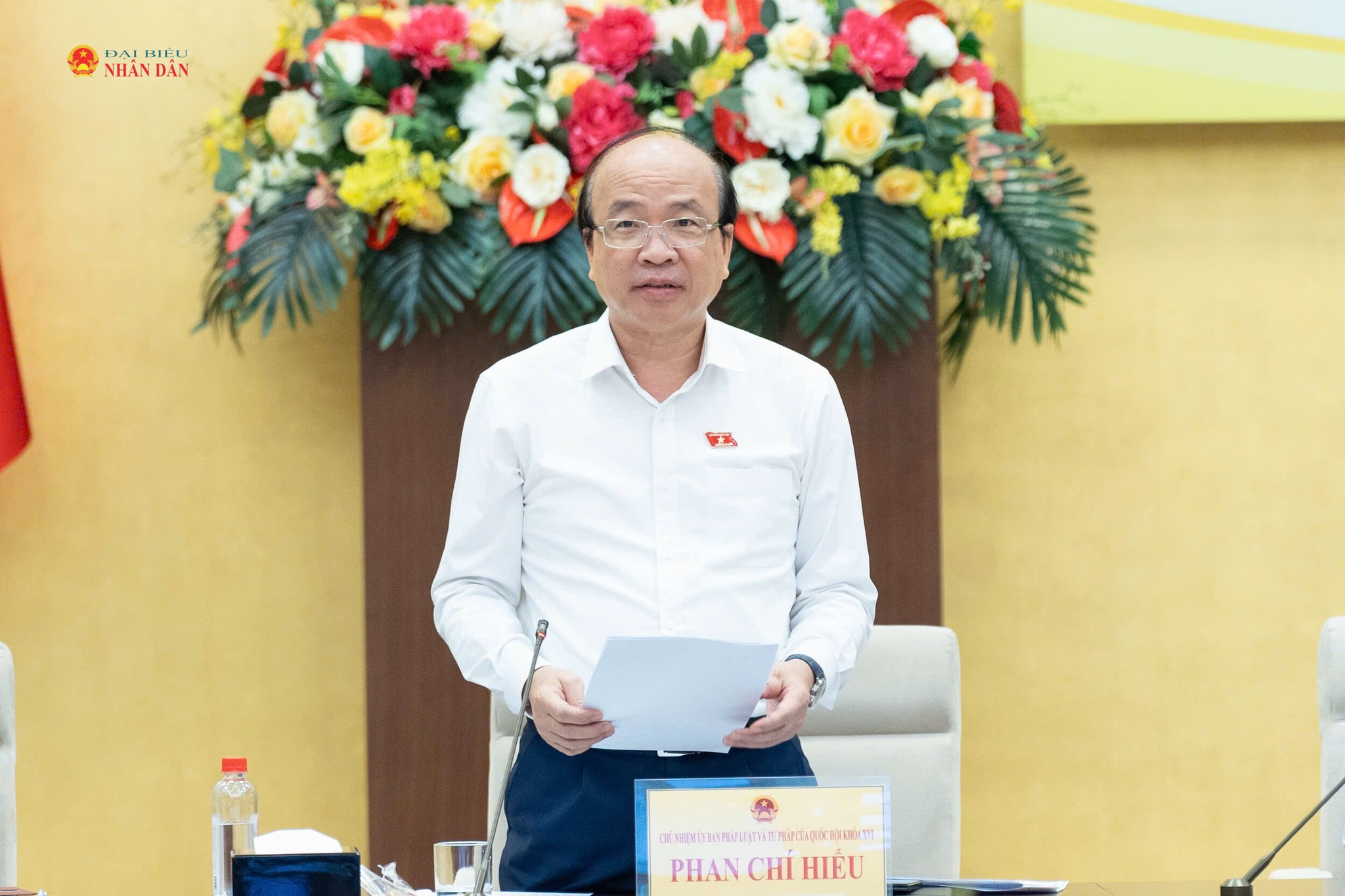 Chủ nhiệm Ủy ban Pháp luật và Tư pháp Phan Chí Hiếu phát biểu