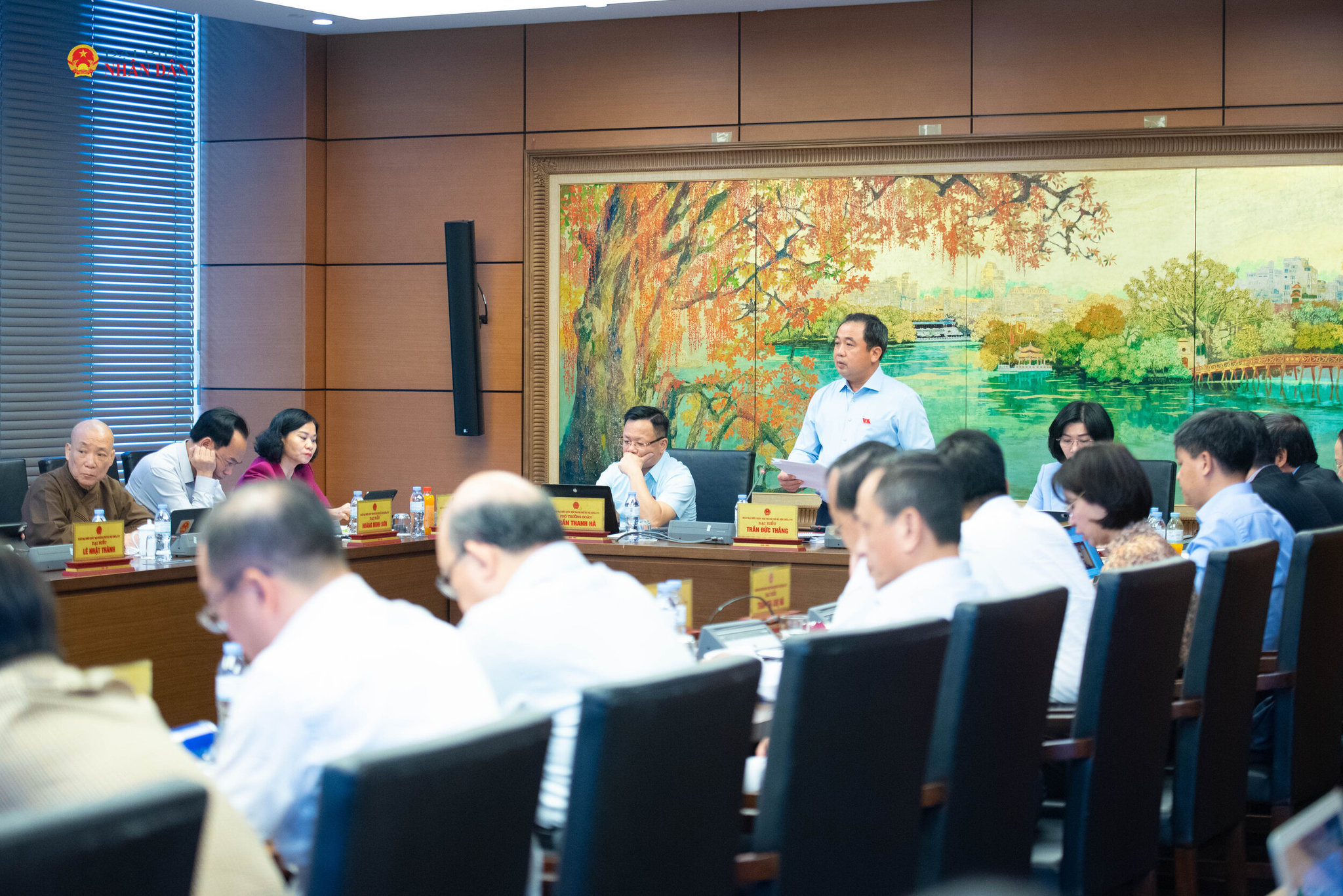 Toàn cảnh phiên thảo luận Tổ 1. Ảnh Xuân Quý