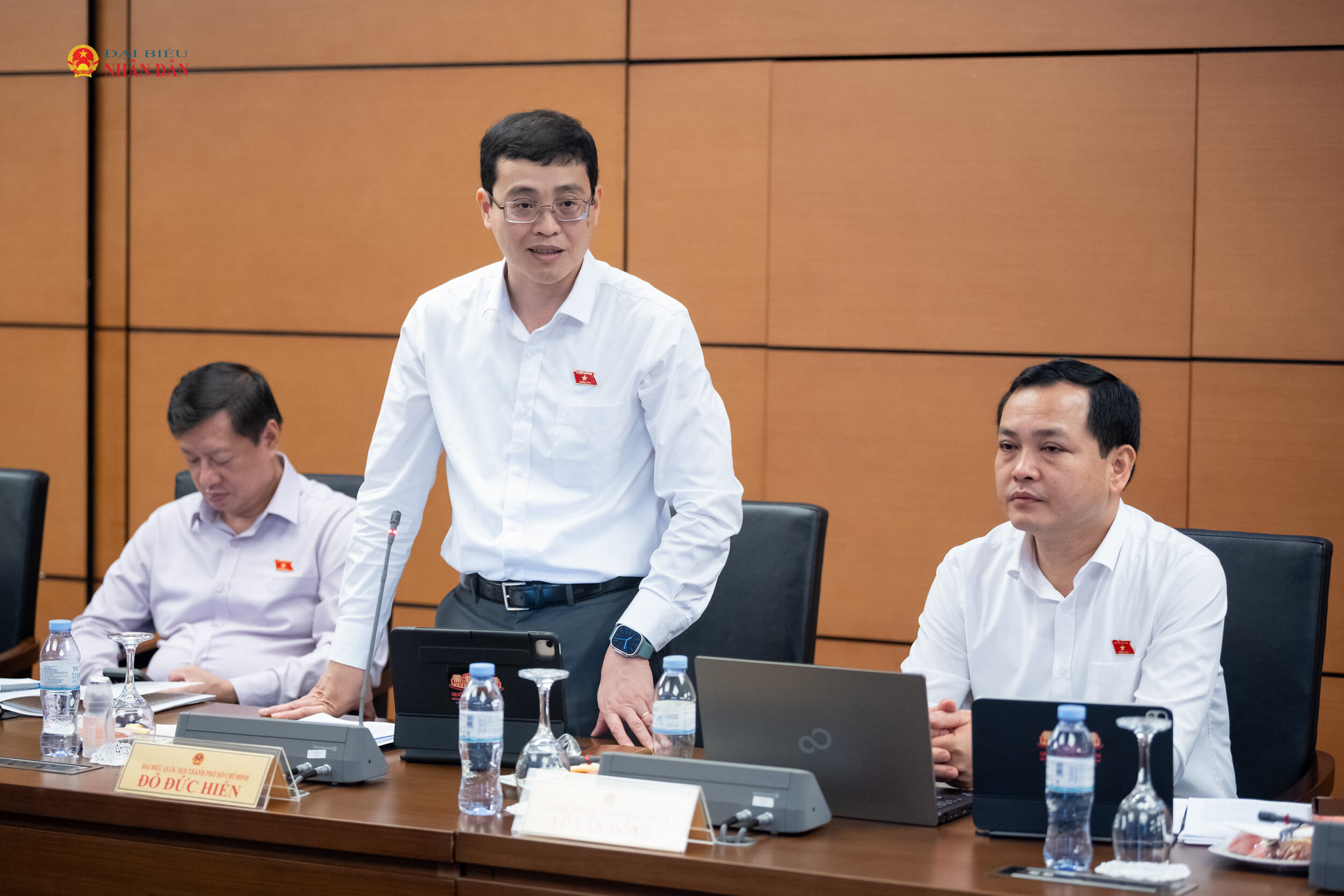 ĐBQH Đỗ Đức Hiển (TP. Hồ Chí Minh) phát biểu thảo luận tại tổ. Ảnh: Phạm Thắng