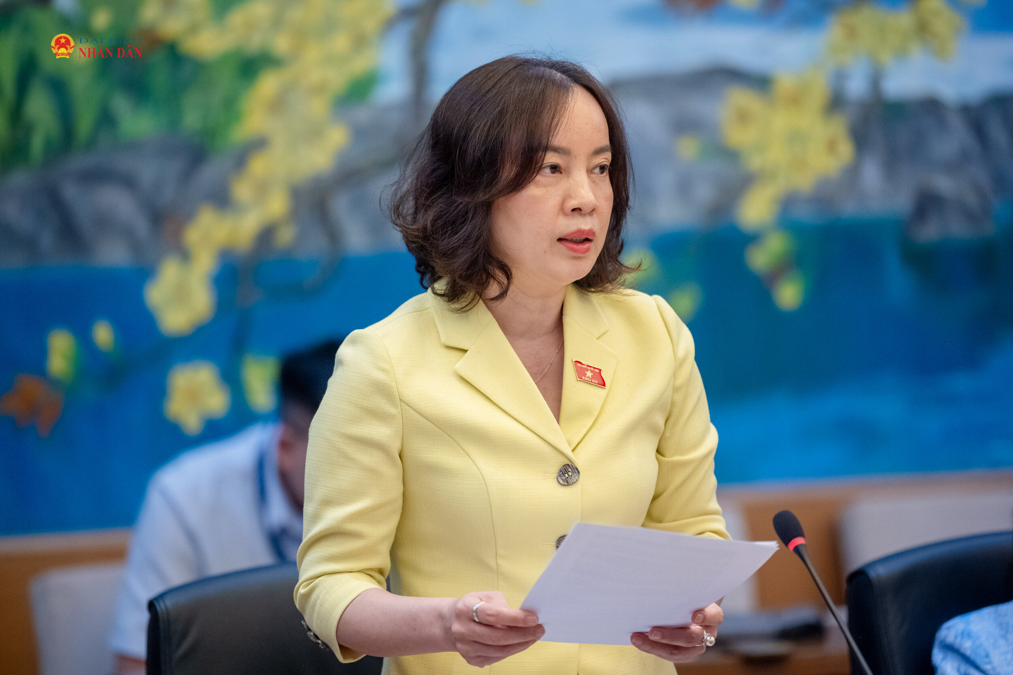 ĐBQH Nguyễn Thị Kim Anh (TP. Bắc Ninh) phát biểu thảo luận tại tổ. Ảnh: Phạm Thắng