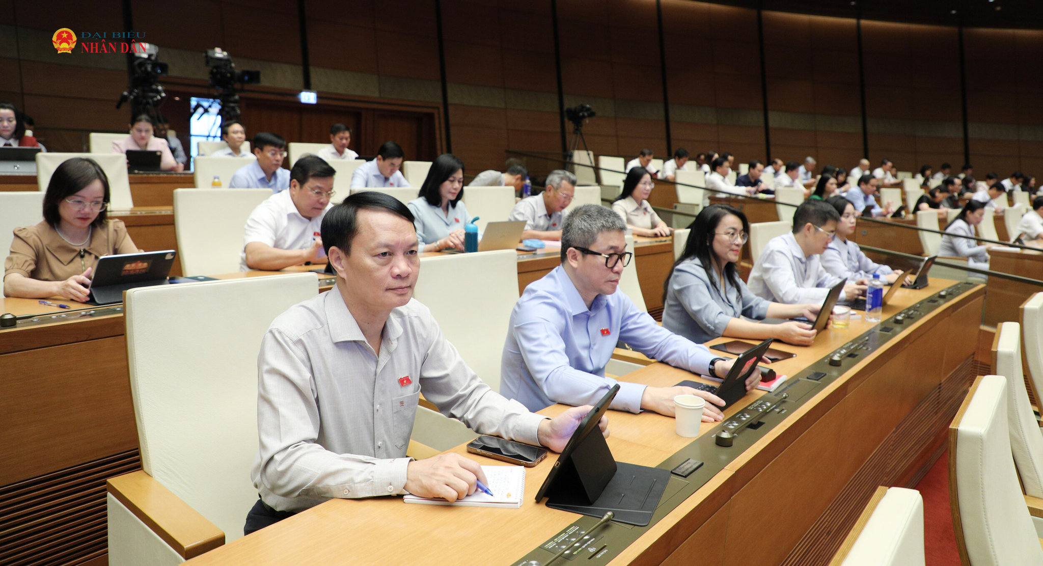 Các đại biểu tham dự phiên họp