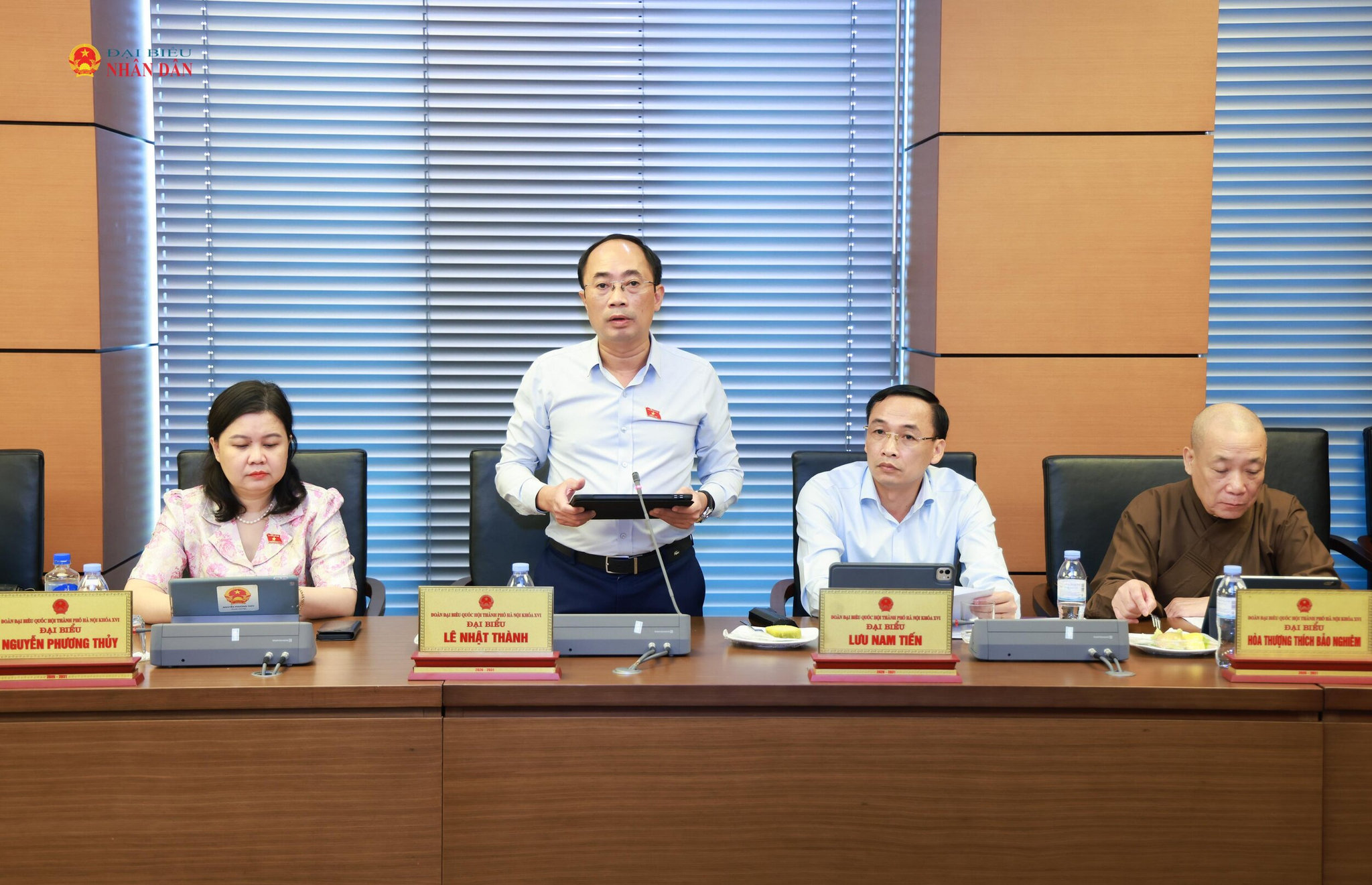 ĐBQH Lê Nhật Thành (Hà Nội) phát biểu thảo luận tại Tổ 1(Hà Nội)