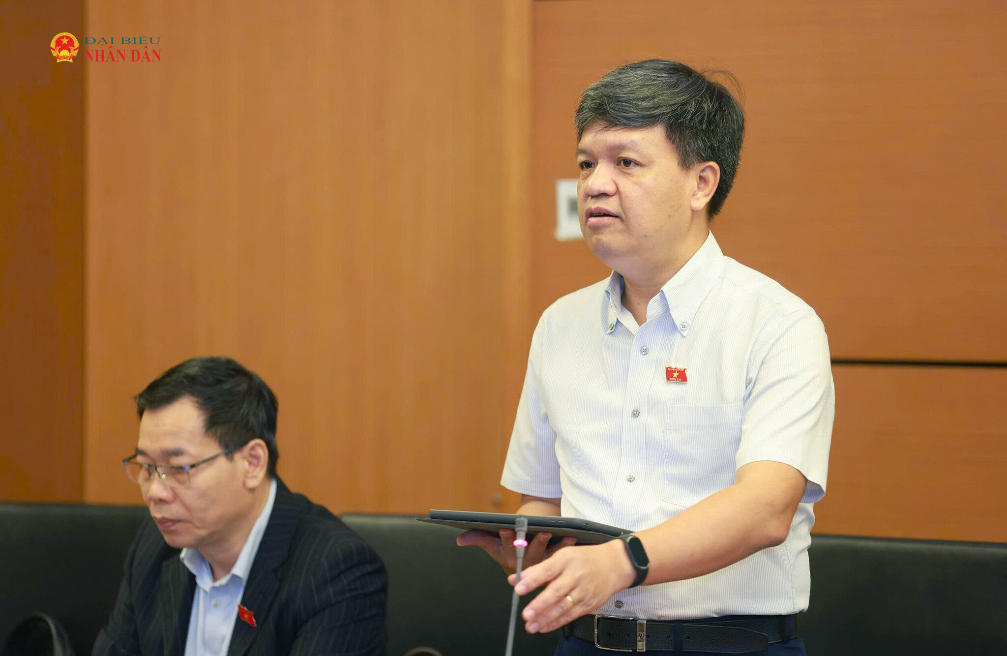 ĐBQH Tạ Đình Thi (Hà Nội) phát biểu thảo luận tại Tổ 1 (Hà Nội)